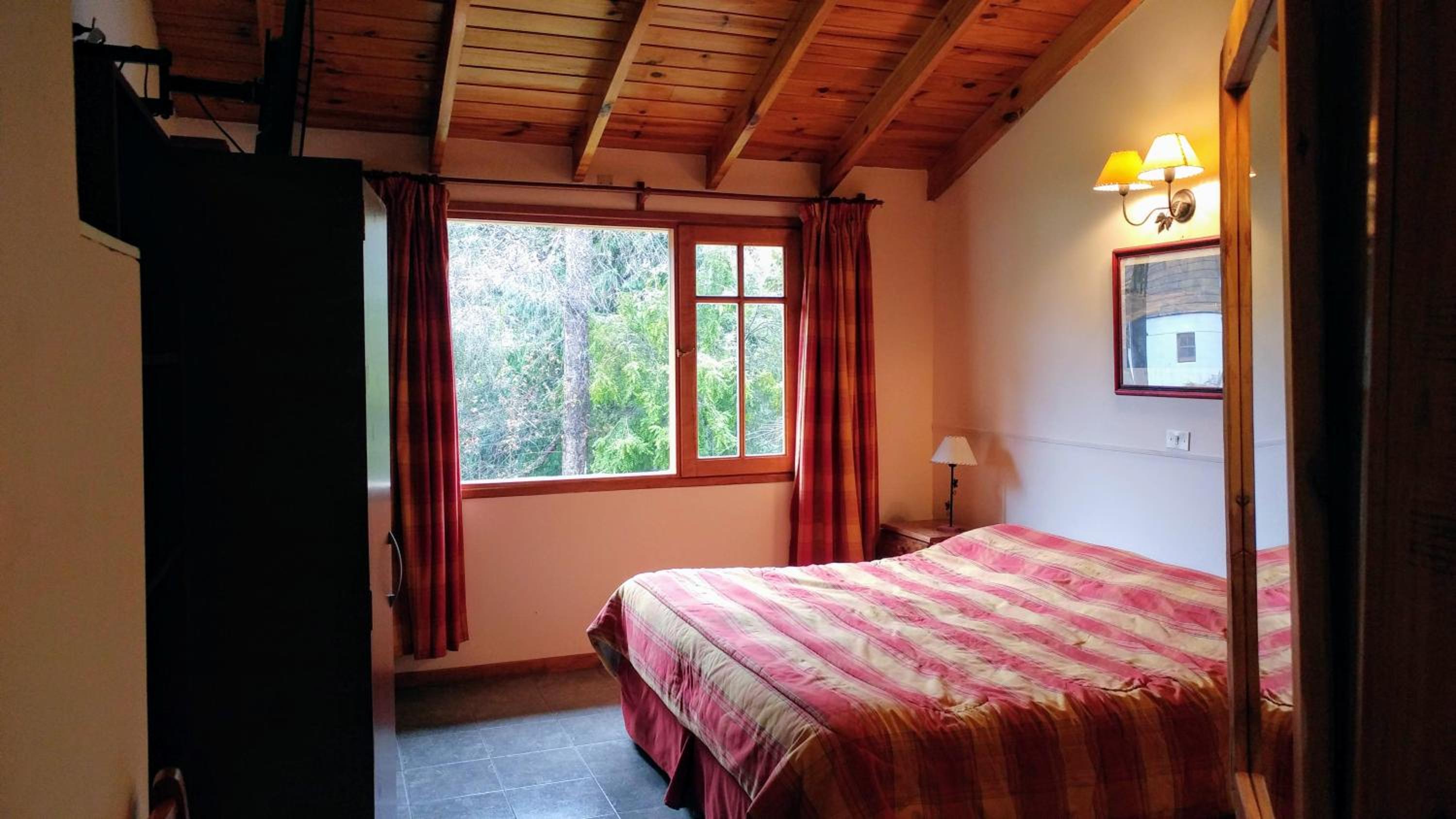 Bungalow (6 Adults) photo 1
