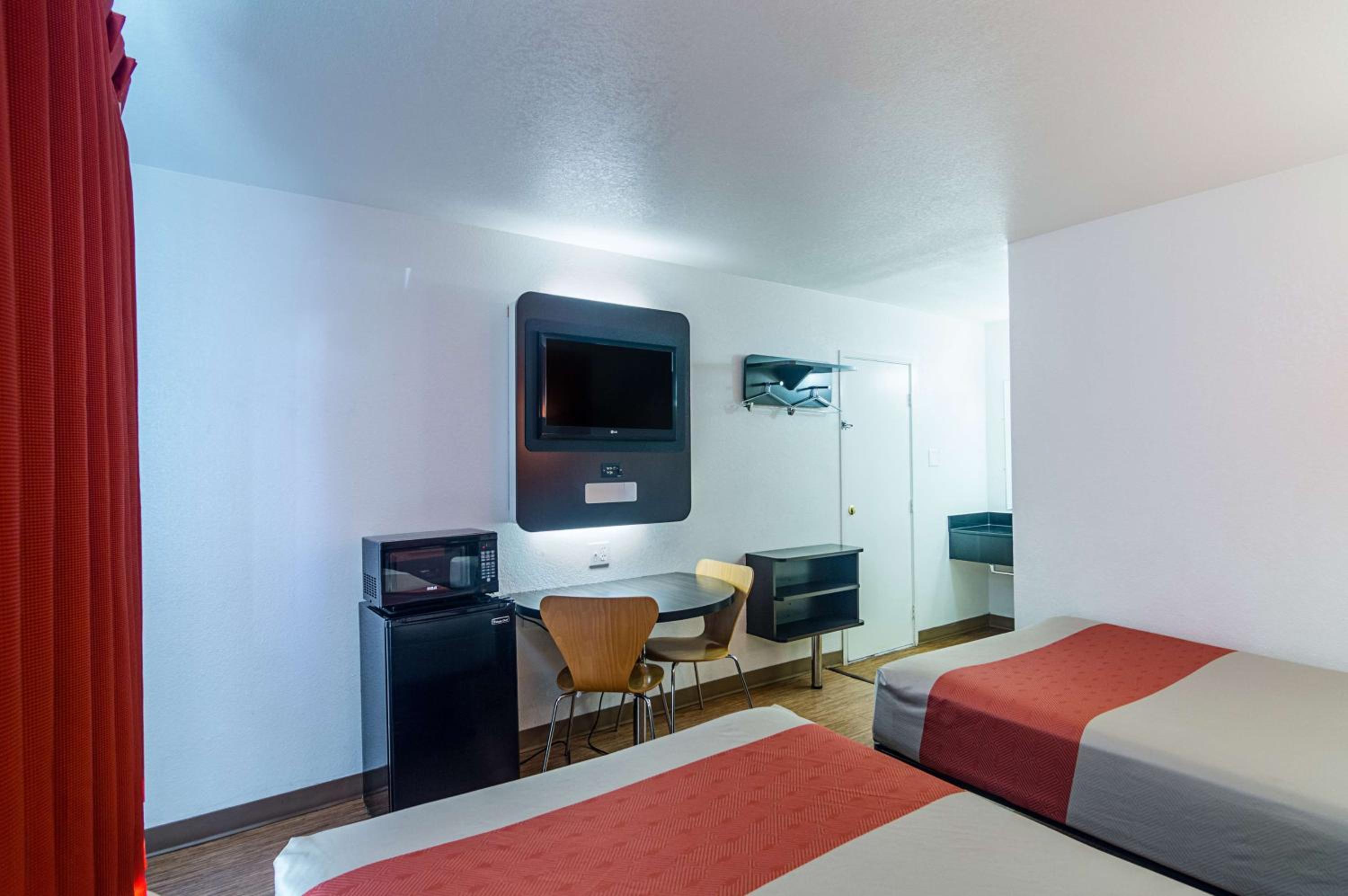 Deluxe Quadruple Room - Non-Smoking photo 2