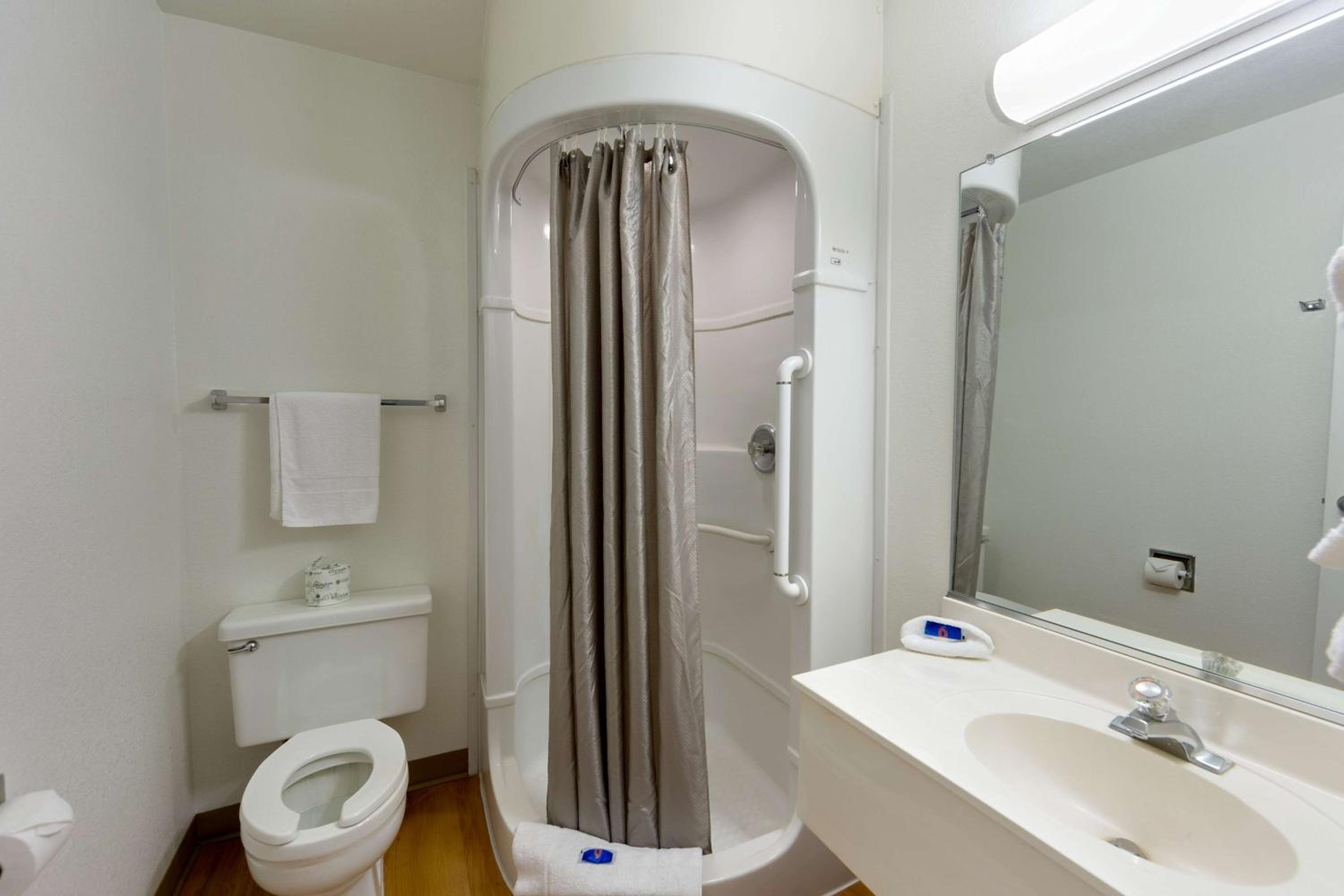 Deluxe Quadruple Room - Non-Smoking photo 2