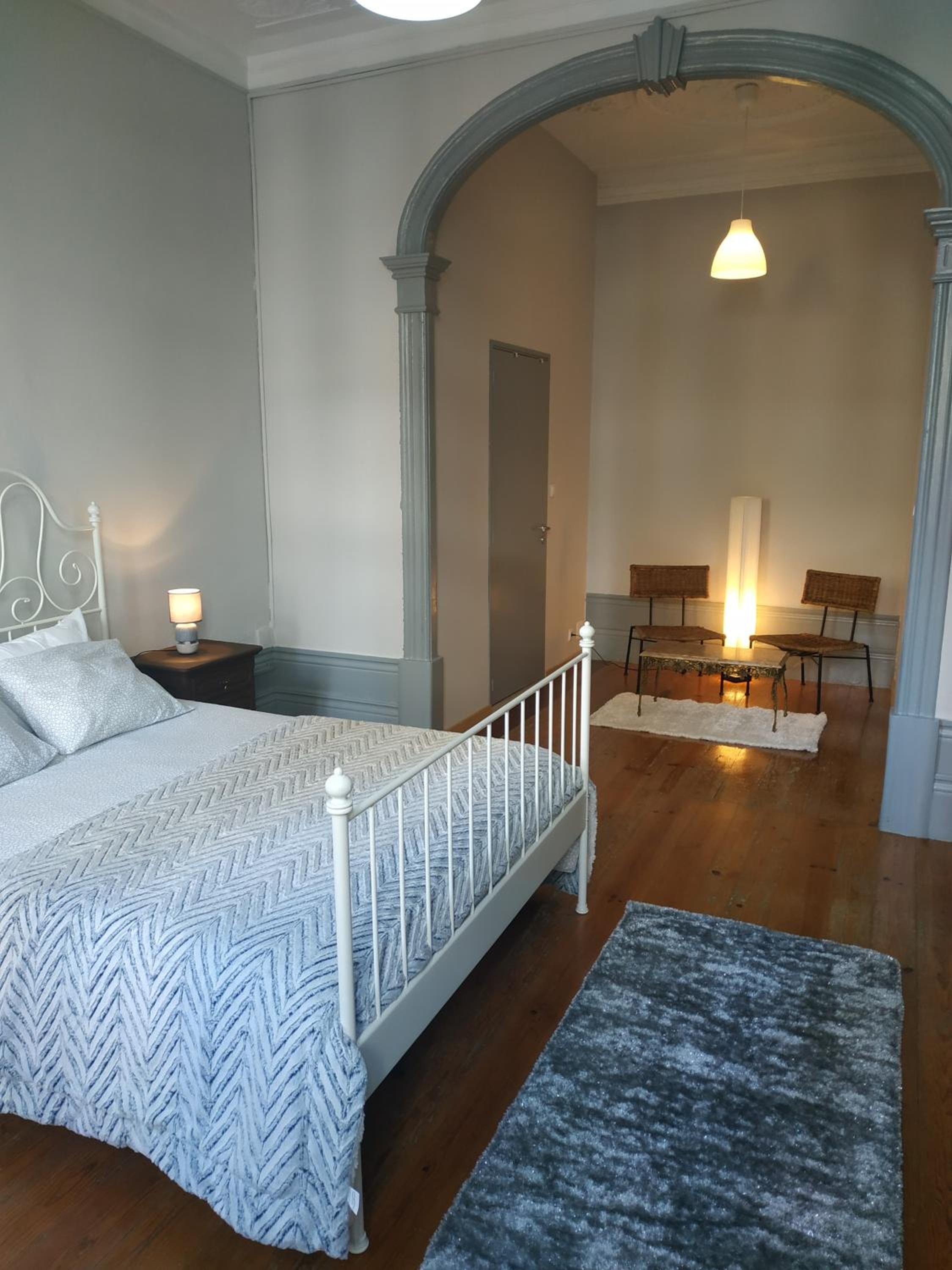 Deluxe Double Room with City View - Photo 8