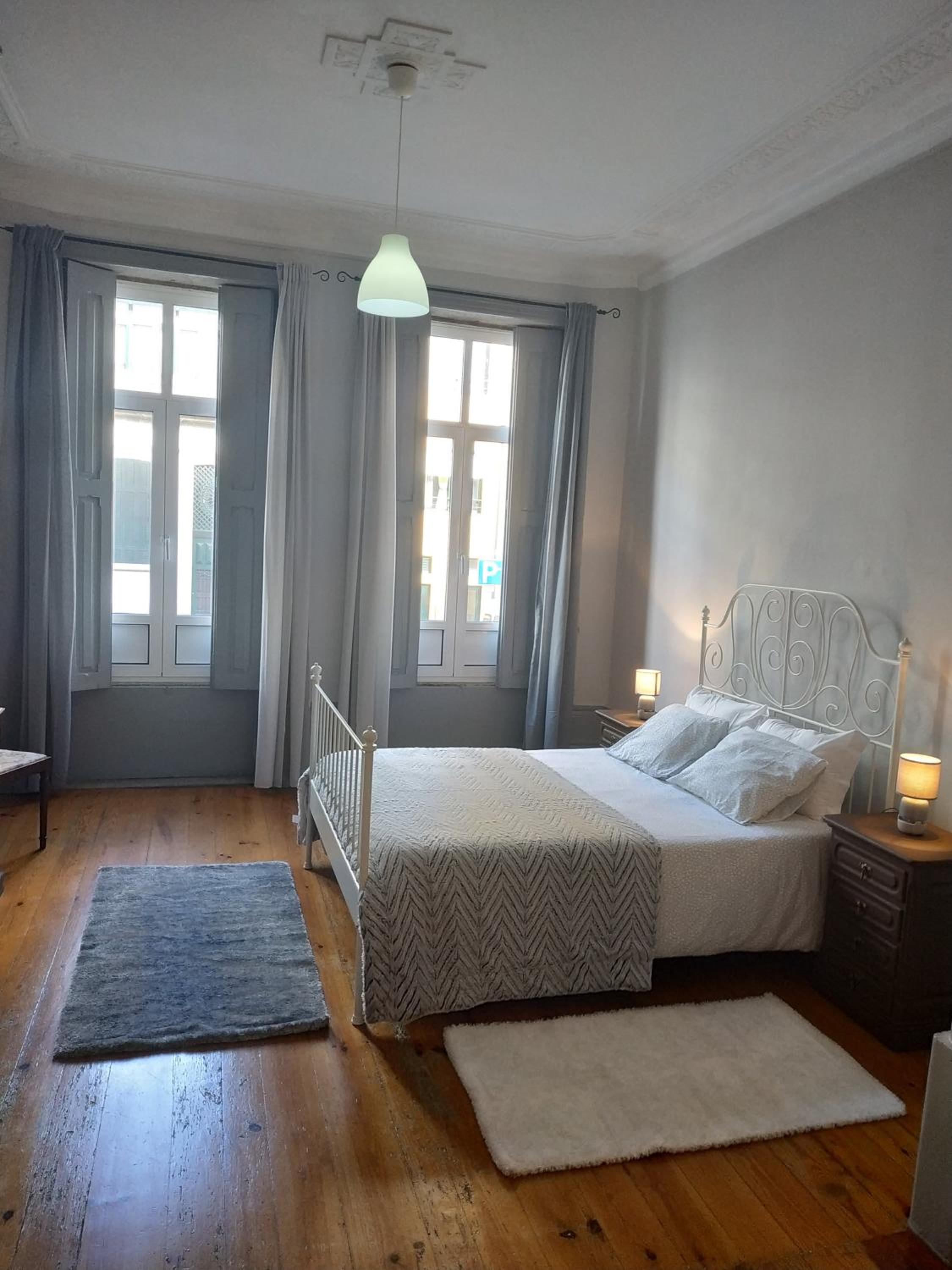 Deluxe Double Room with City View - Photo 1