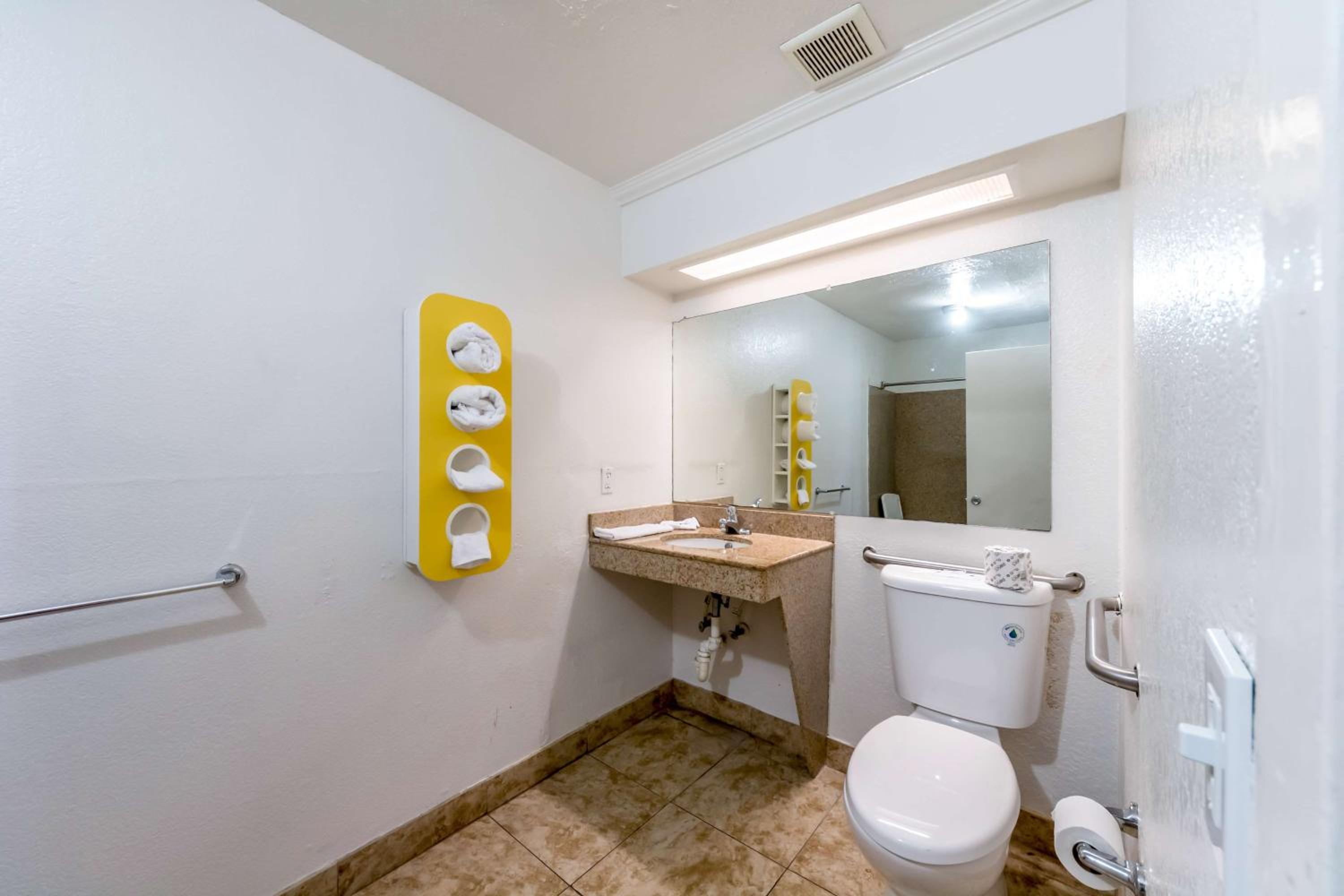 Motel 6 San Antonio, TX - Frost Bank Center, Zdjęcie 11