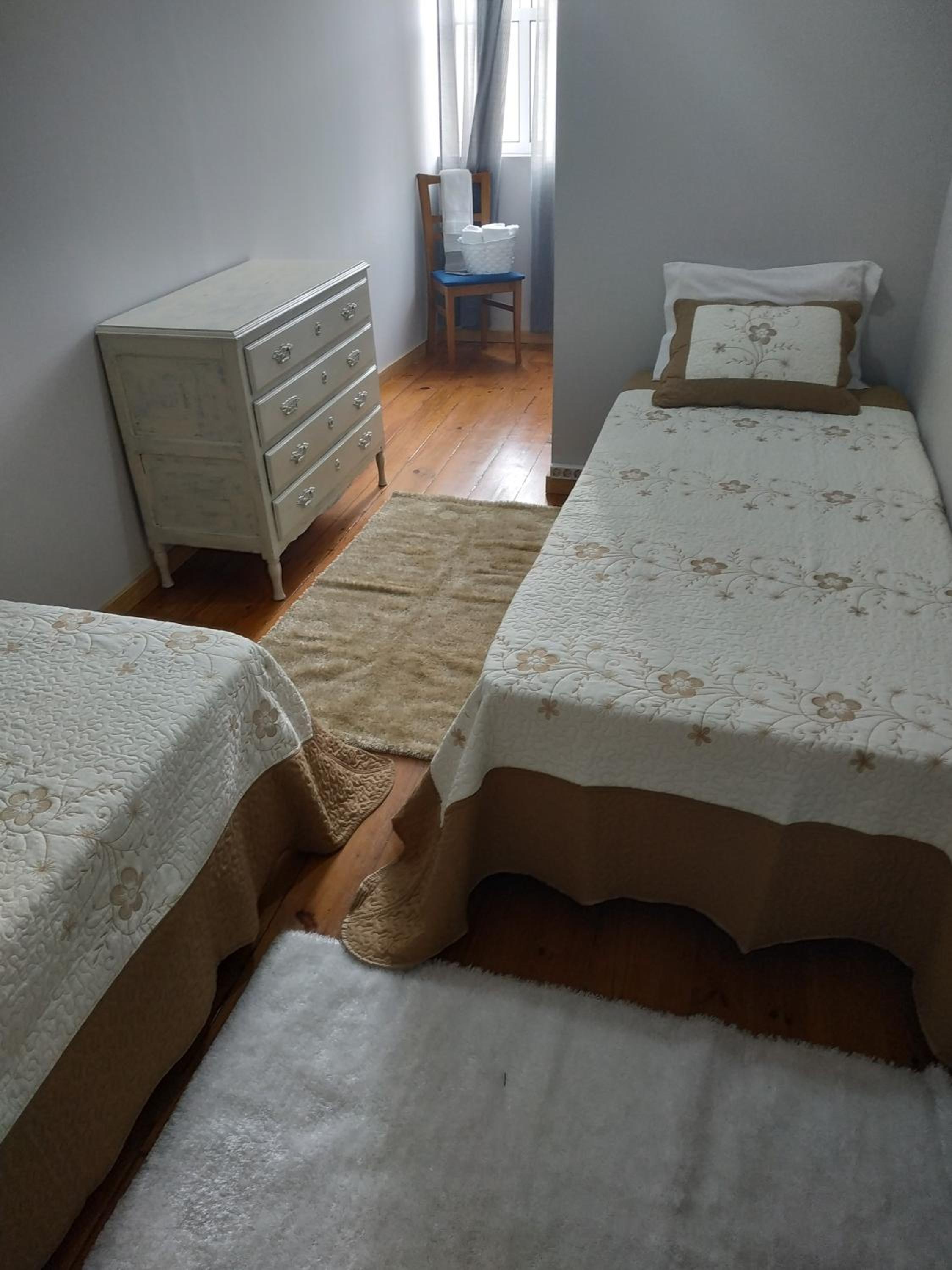 Standard Twin Room with Garden View - Photo 4