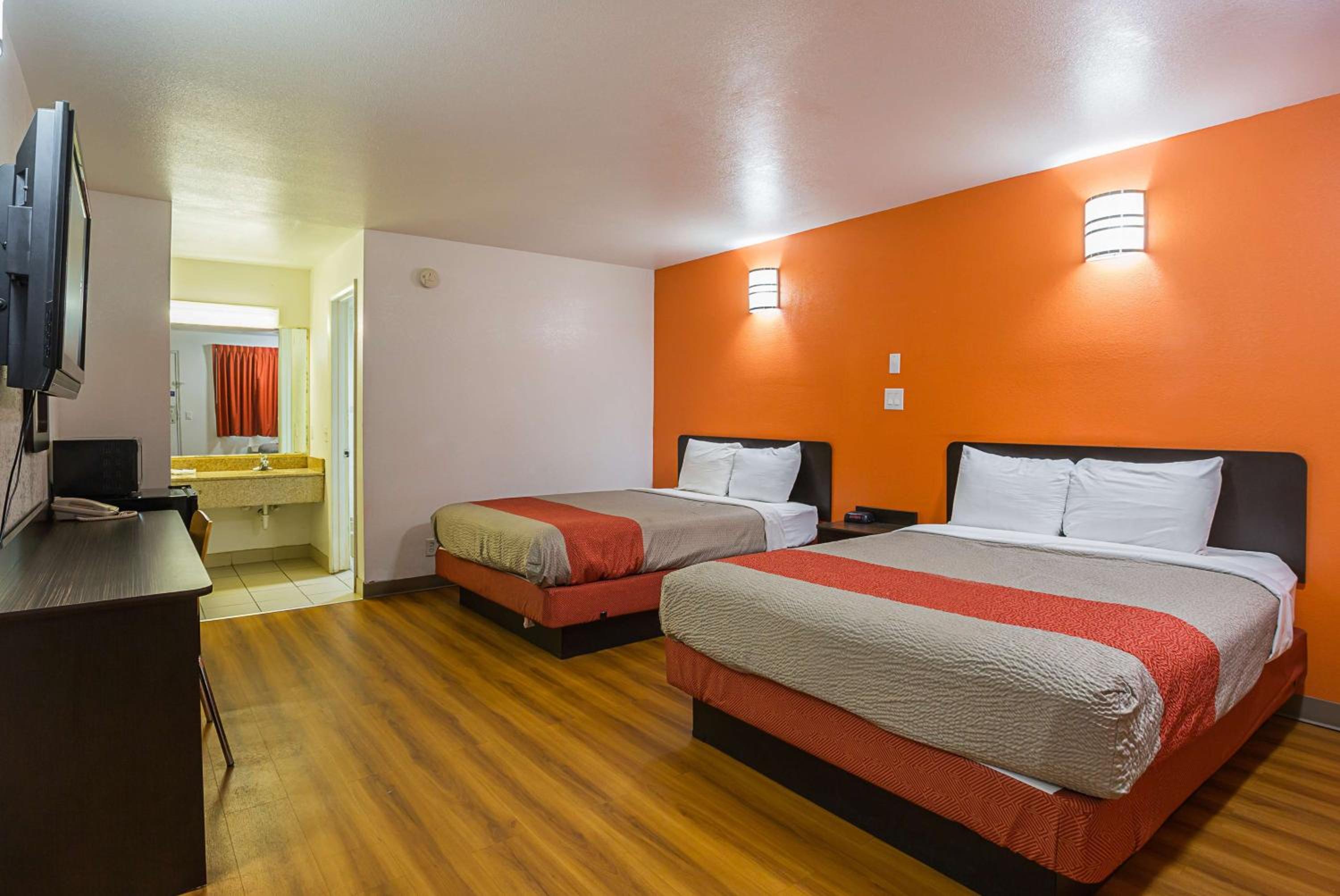 Deluxe Quadruple Room - Non-Smoking photo 1