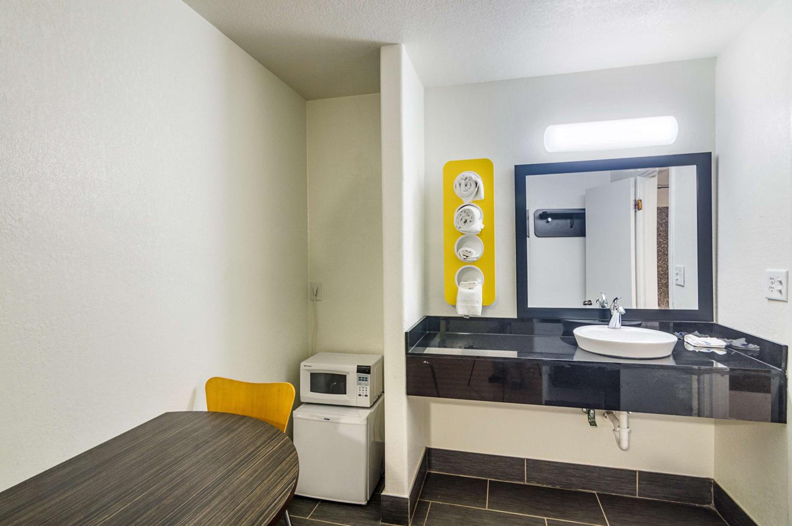Deluxe Quadruple Room - Smoking