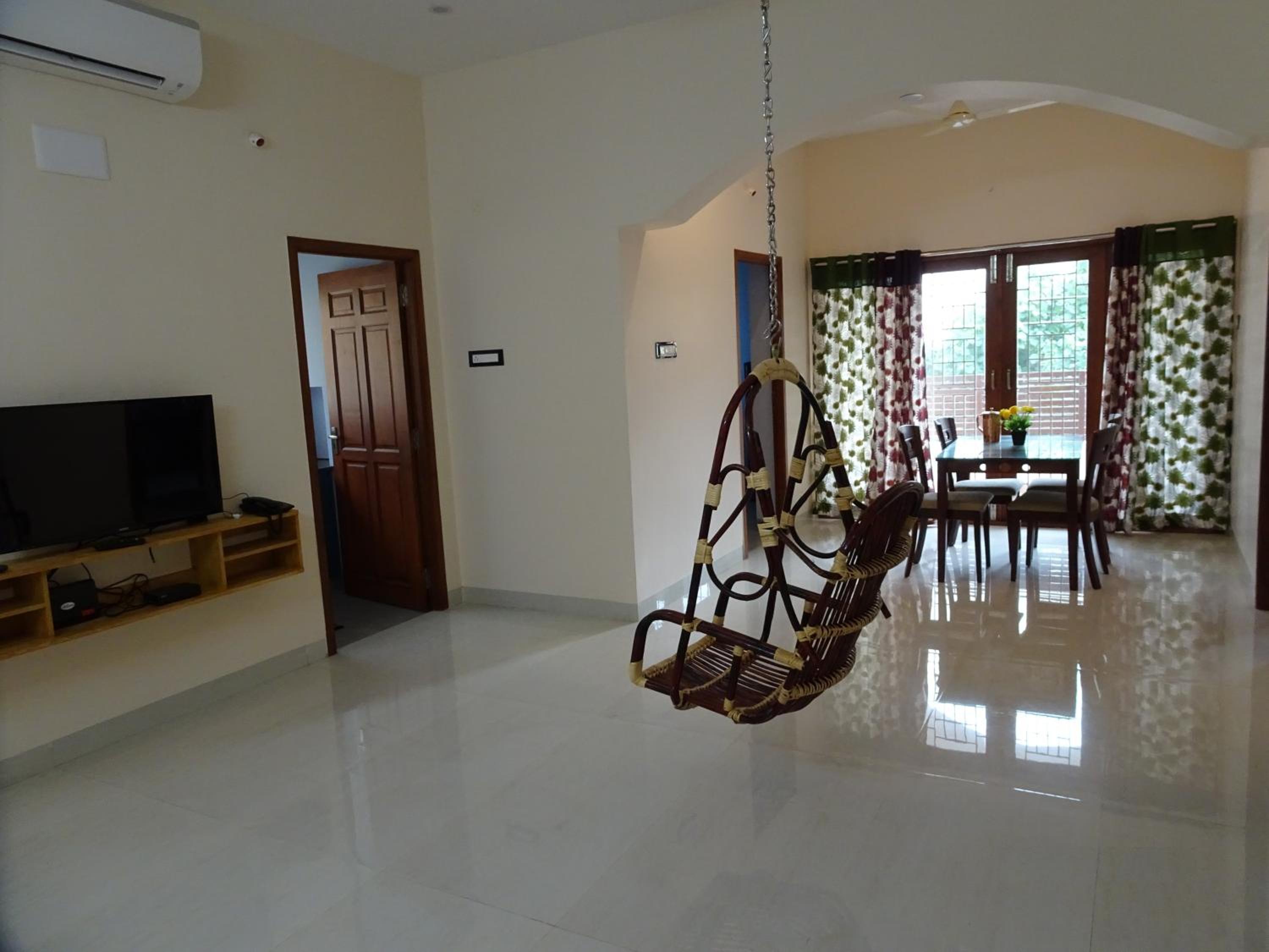 Apartment with Balcony photo 1
