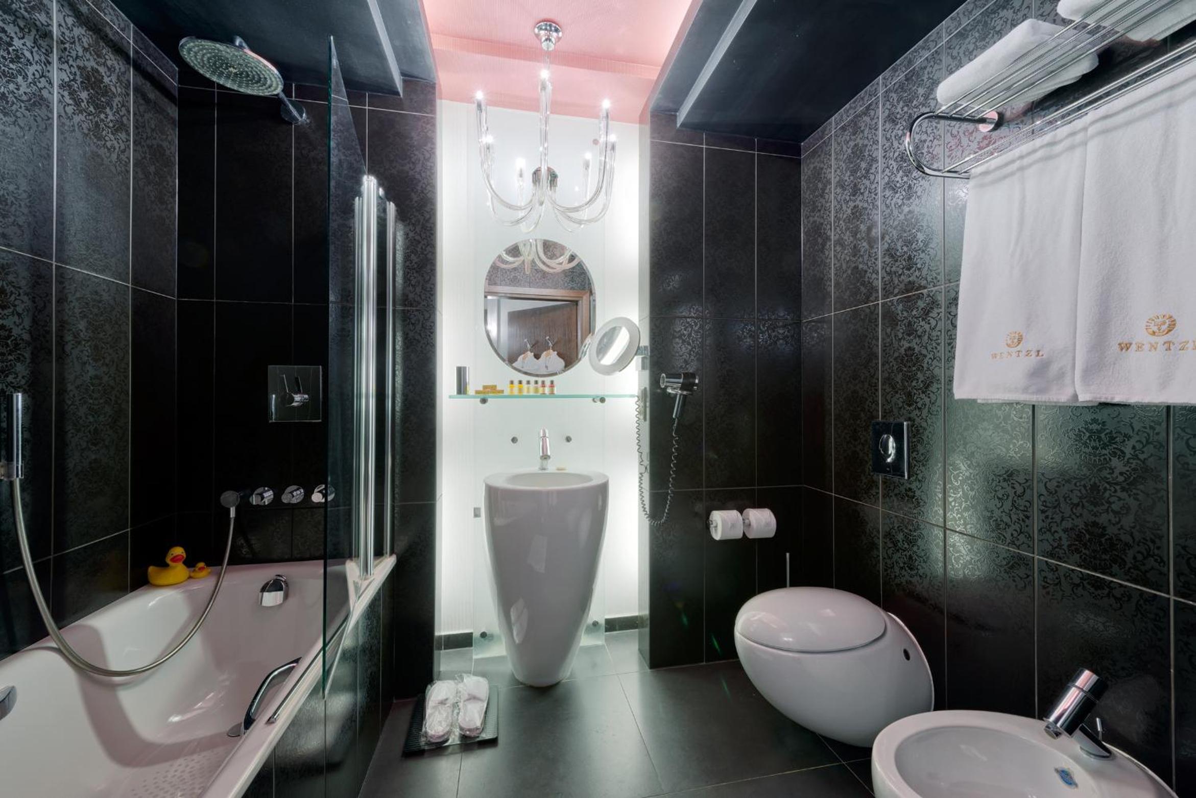 Deluxe Double Room - Photo 15