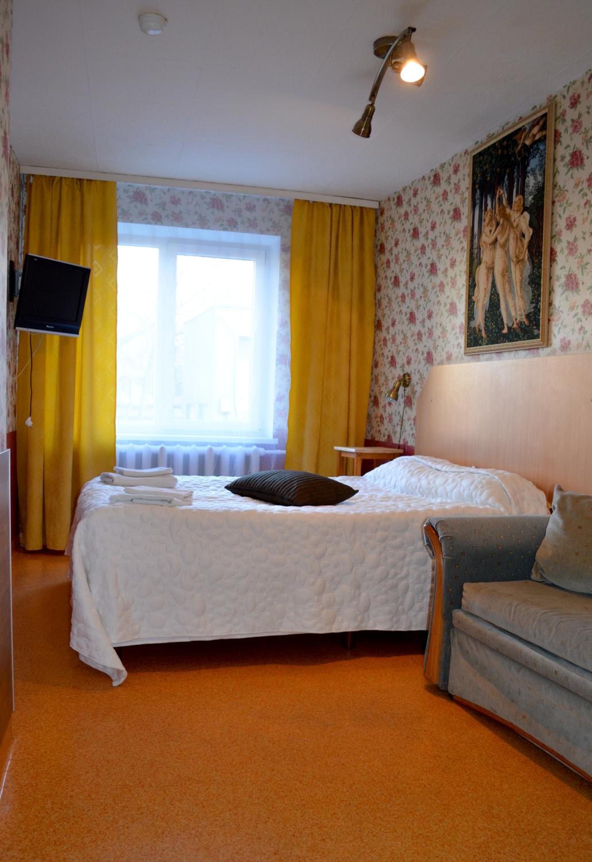 Double or Twin Room - Photo 5