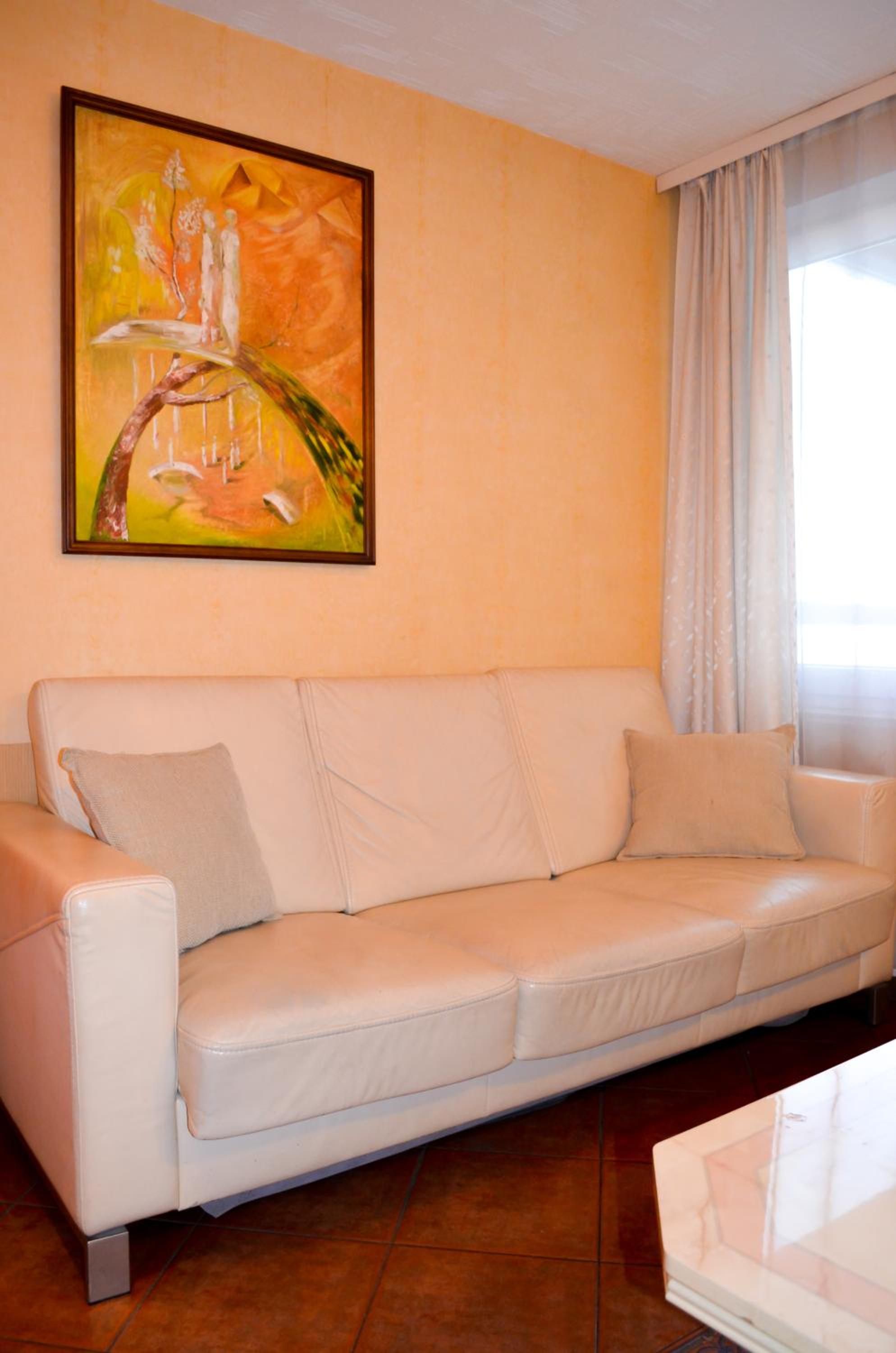 Suite - Photo 3