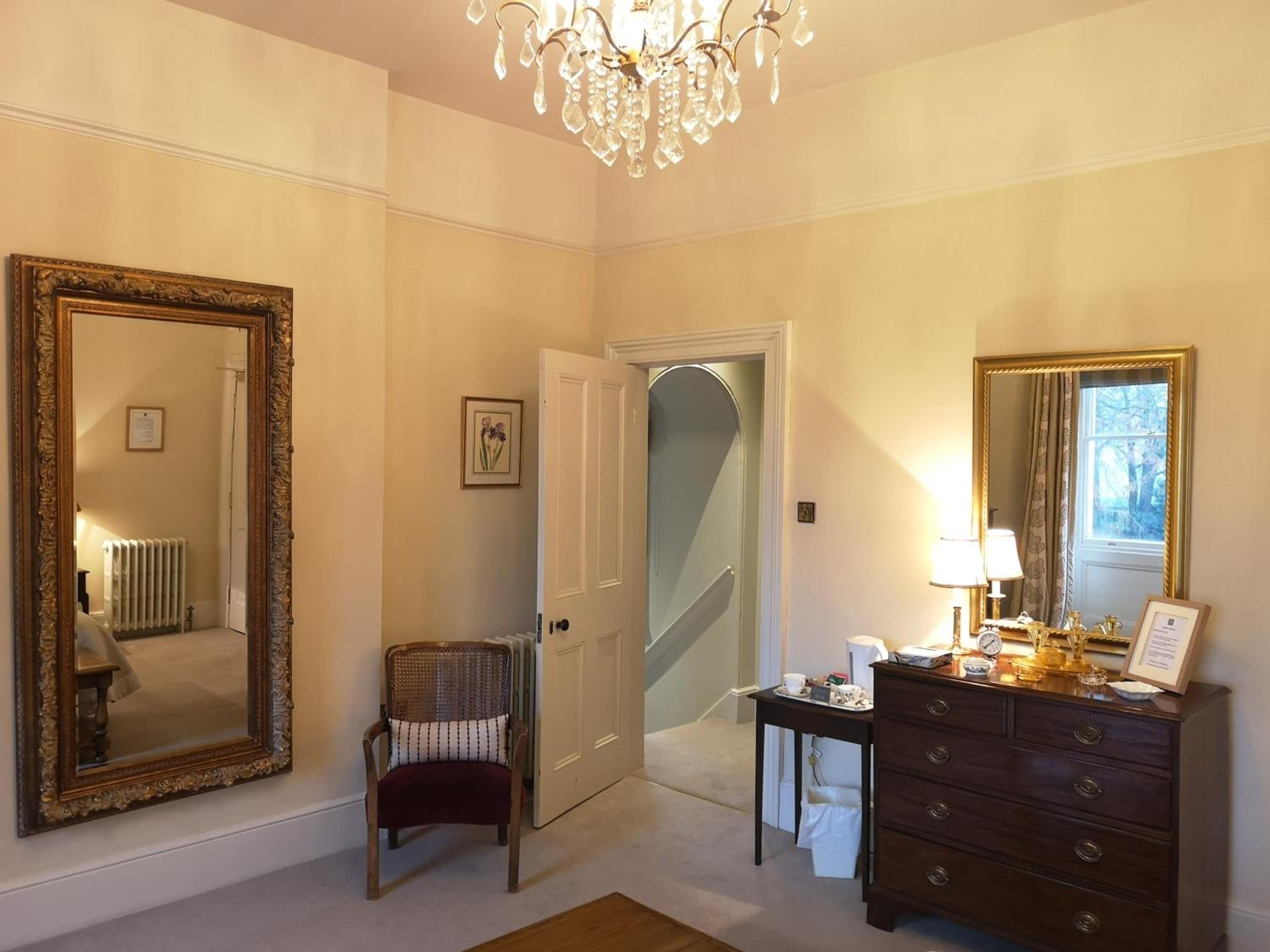 Deluxe King Room photo 2
