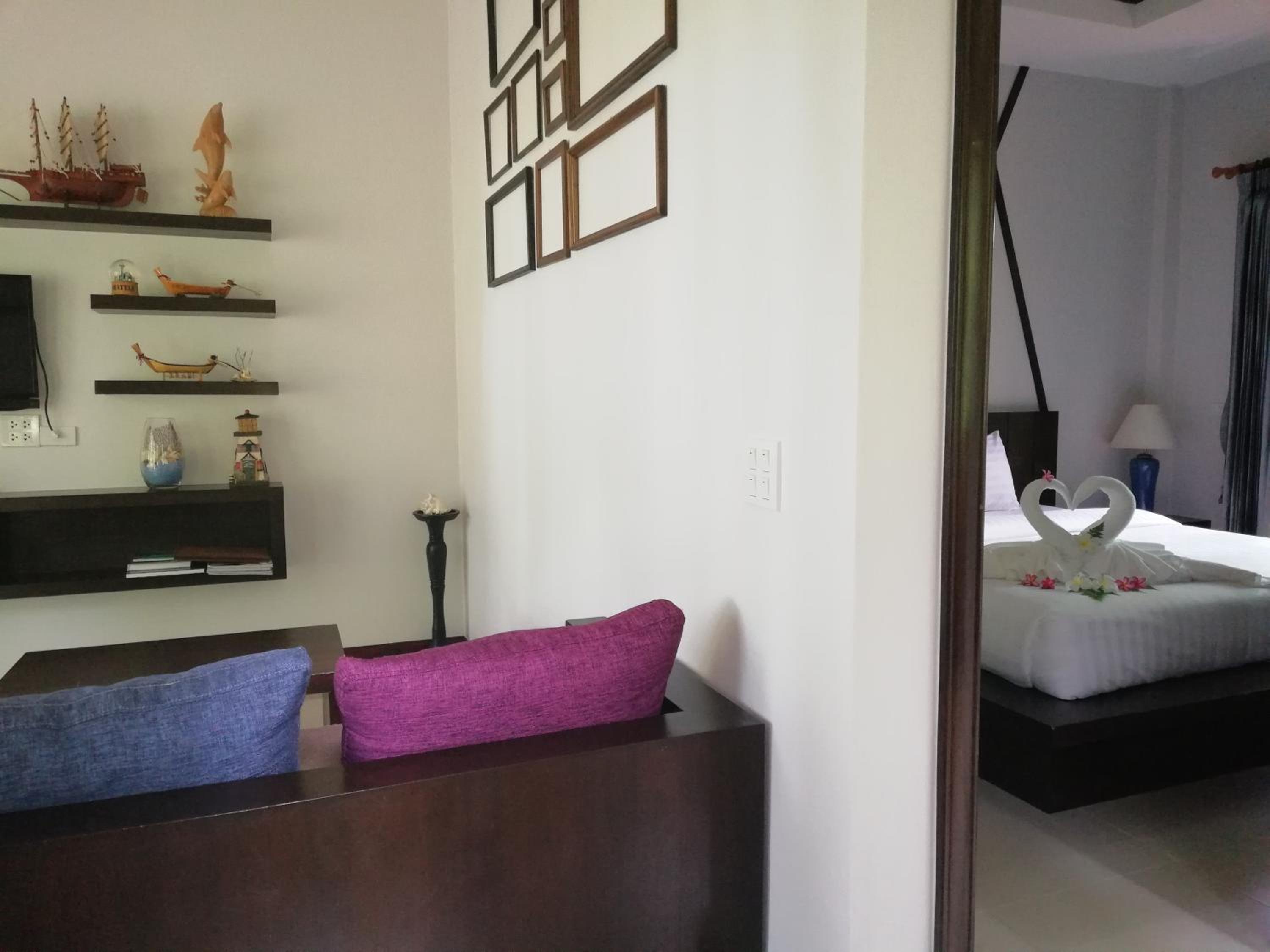 Deluxe Room (2 Adults + 1 Child) photo 2