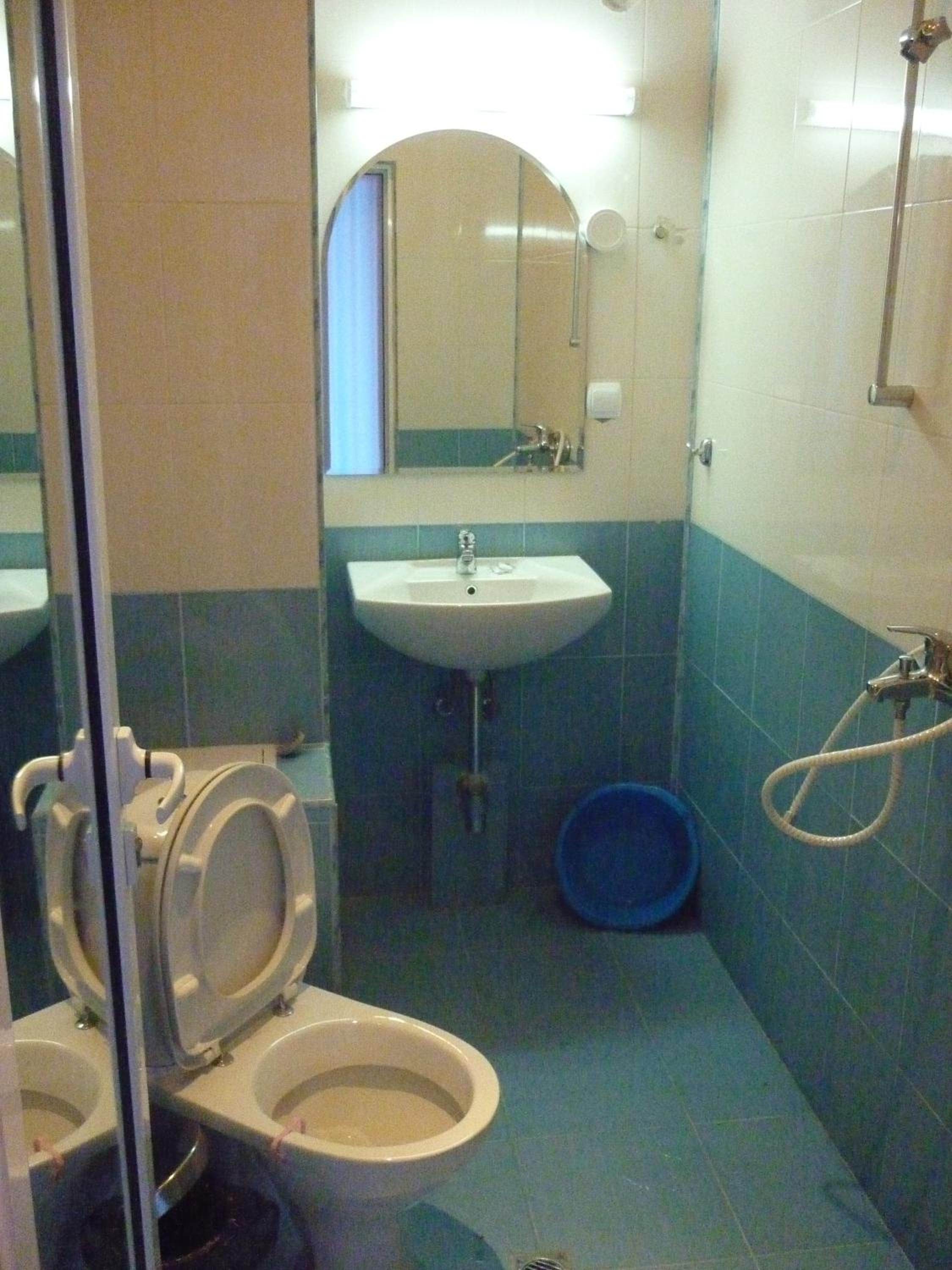 Family Room Ground floor (2 Adults + 2 Children) photo 2