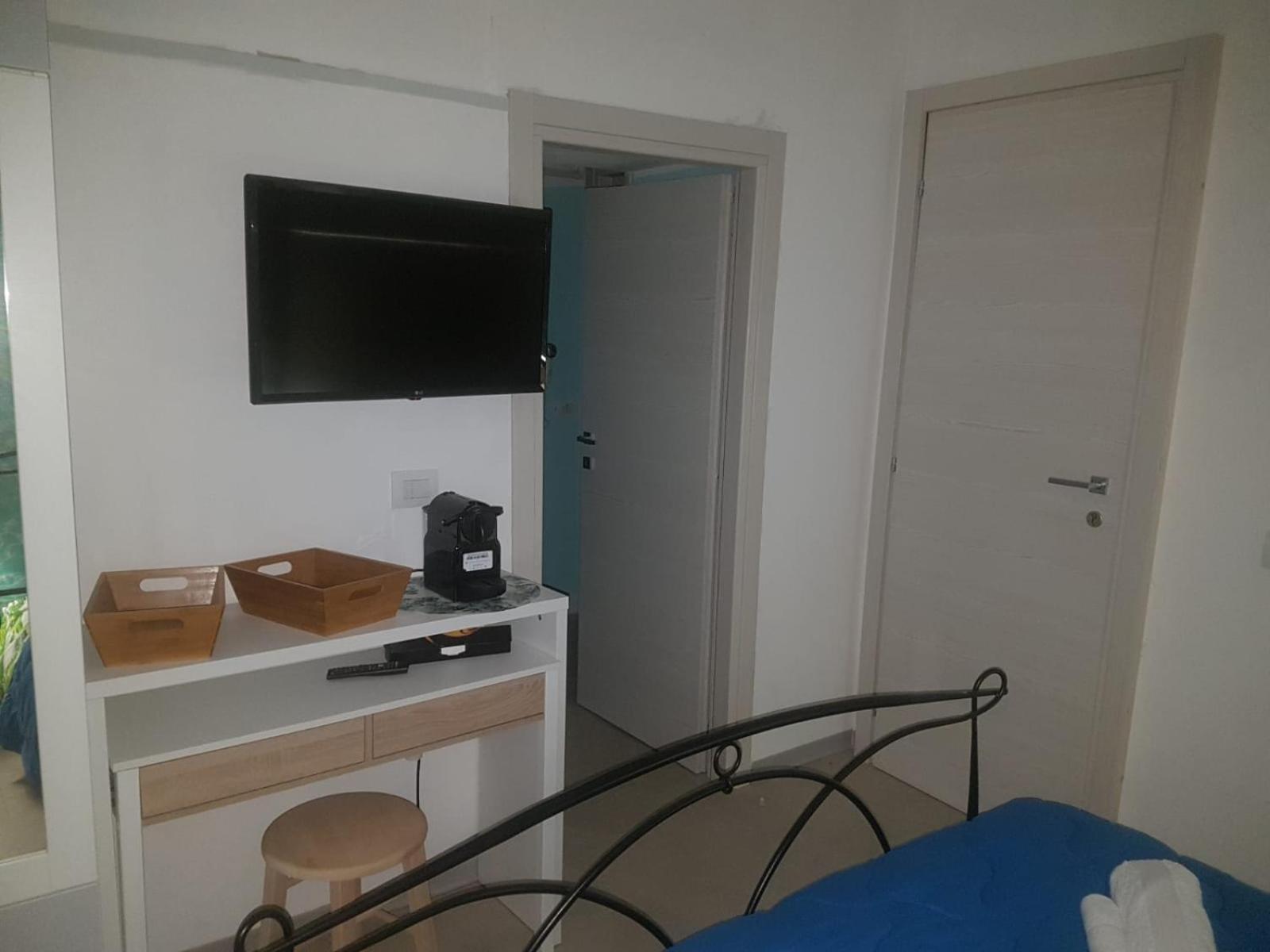 Triple Room with Private Bathroom - Photo 6