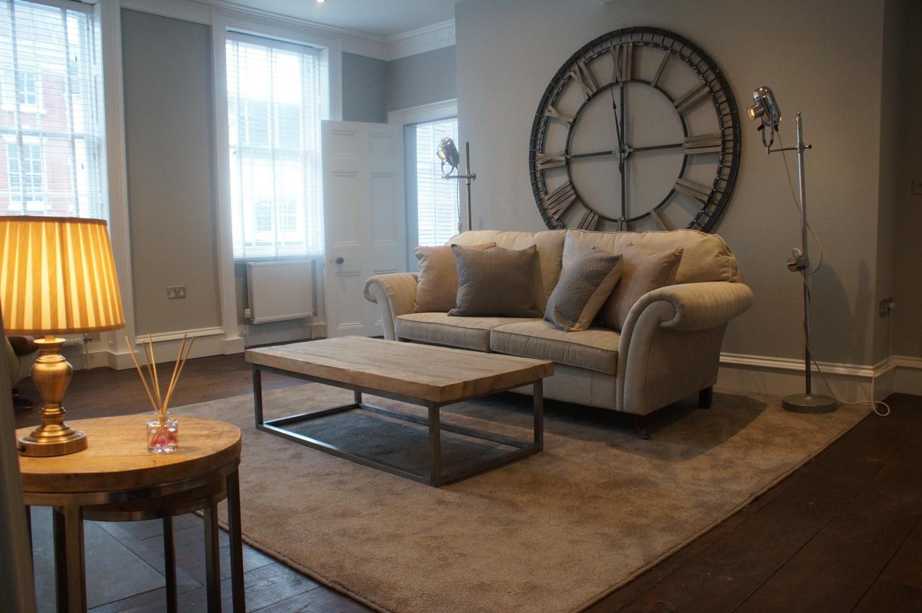 Apartment - Photo 1