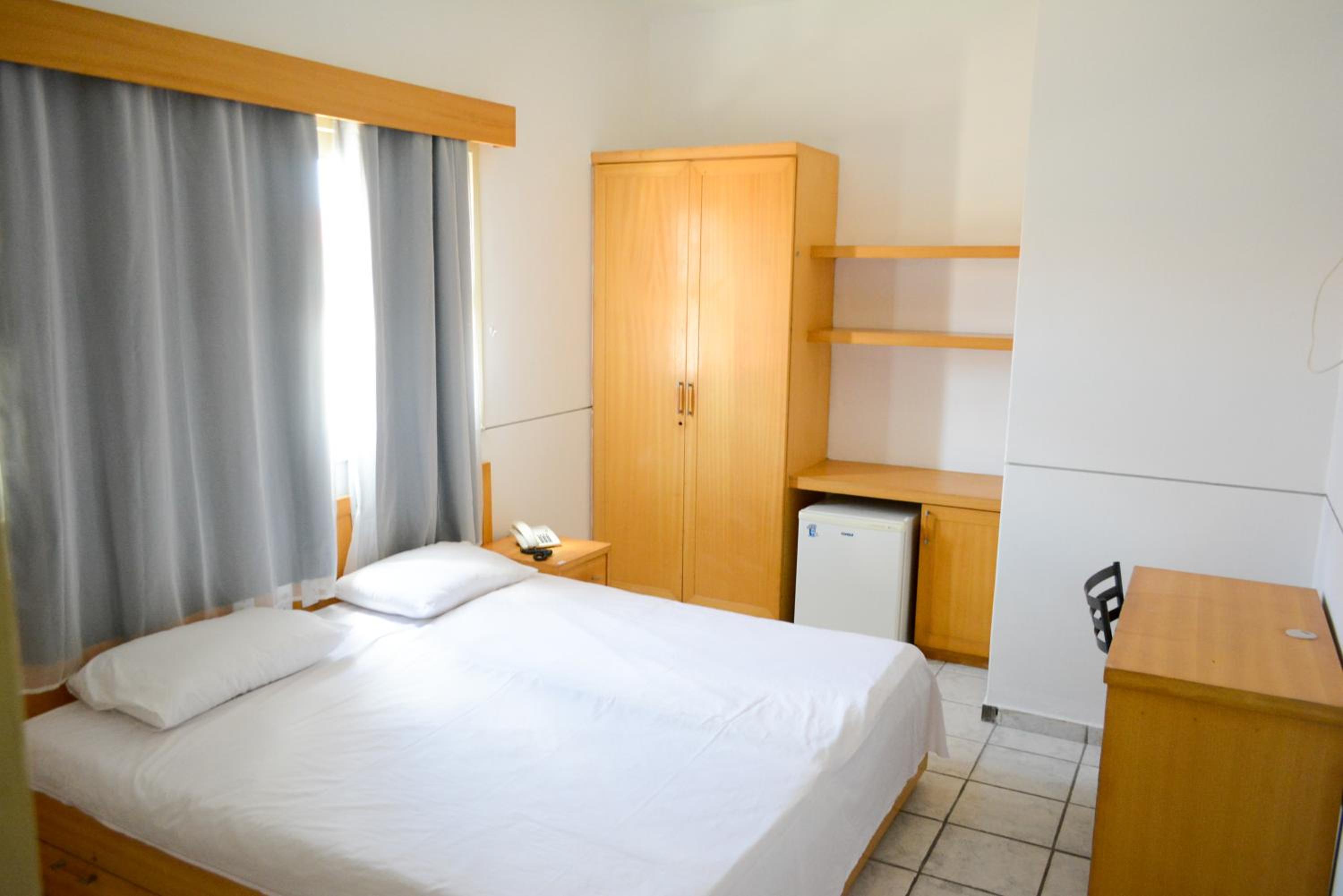 Large Double or Twin Room photo 1
