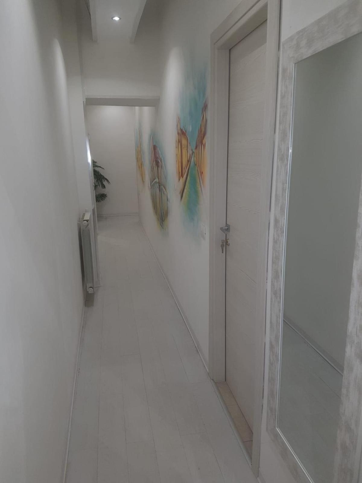 Double Room with Private Bathroom - Photo 12
