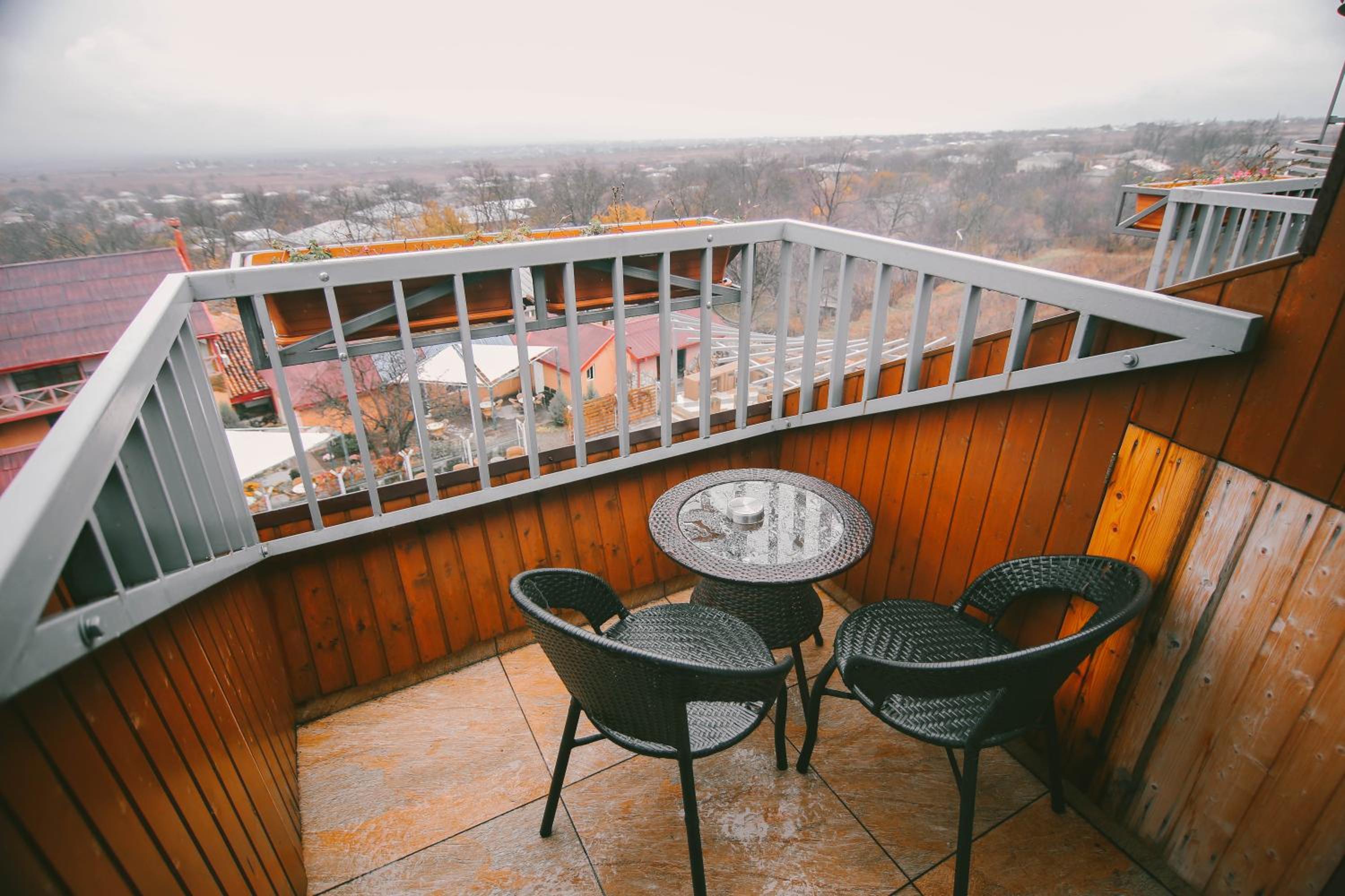 Double or Twin Room with Mountain View photo 3