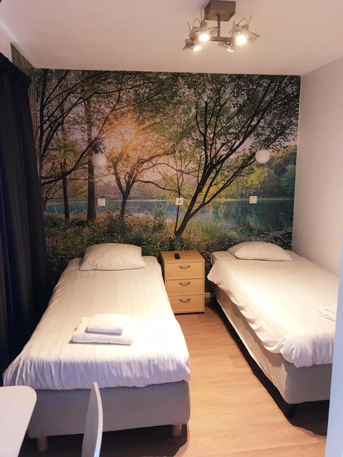Budget Twin Room - Photo 4