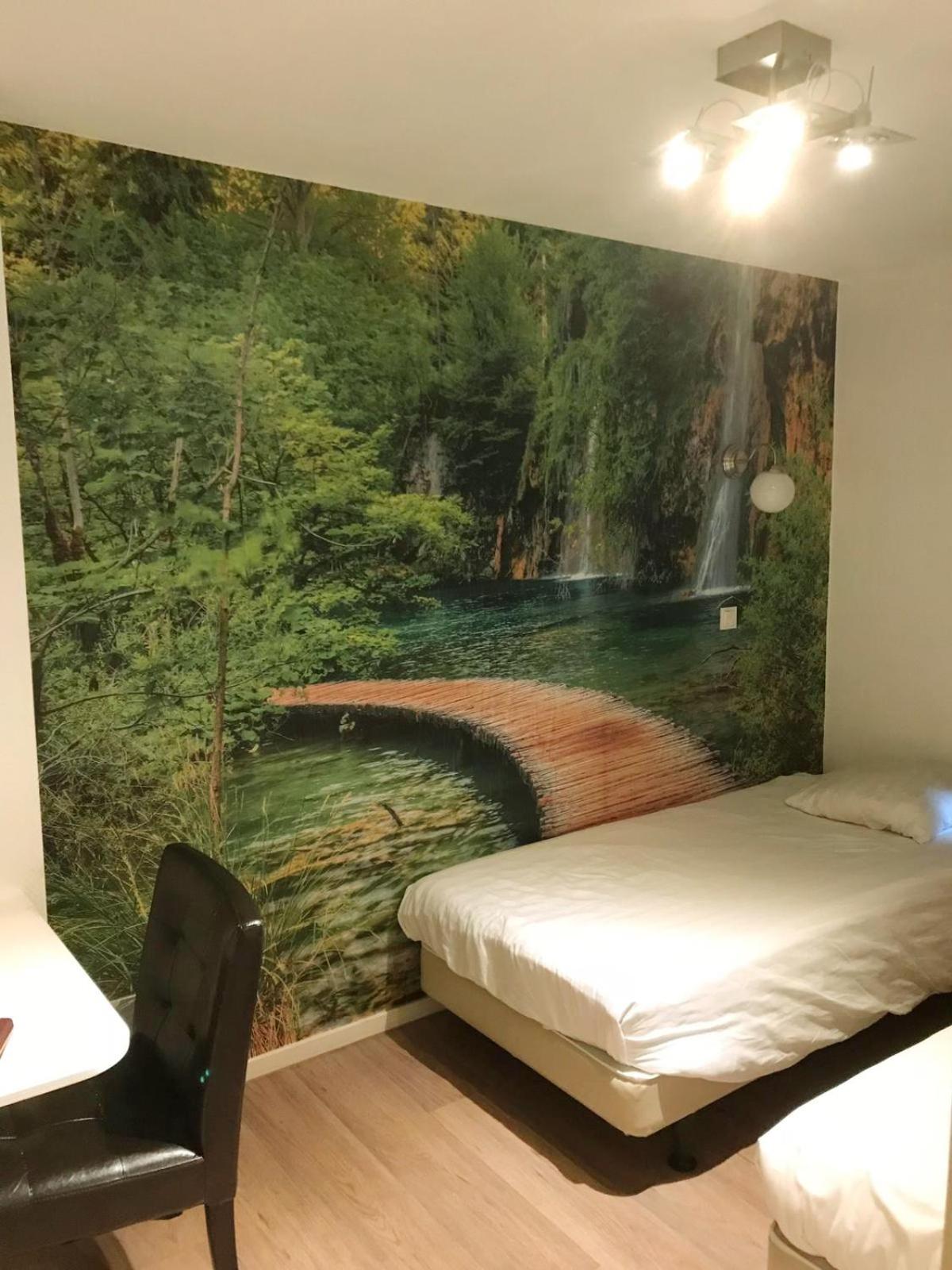 Budget Twin Room - Photo 2