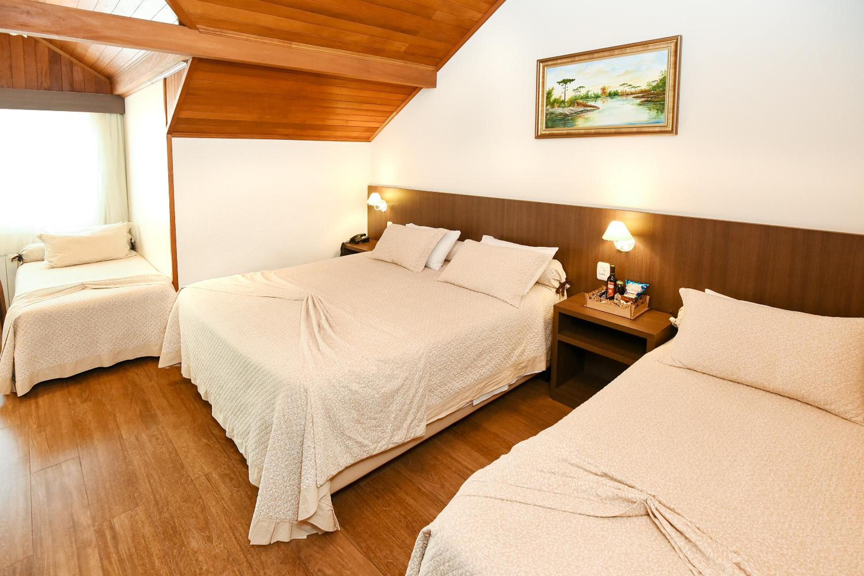 Deluxe Quadruple Room photo 3