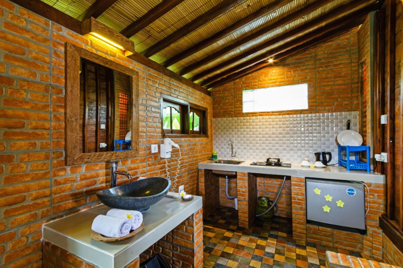 Bungalow - Beach Front - Photo 2