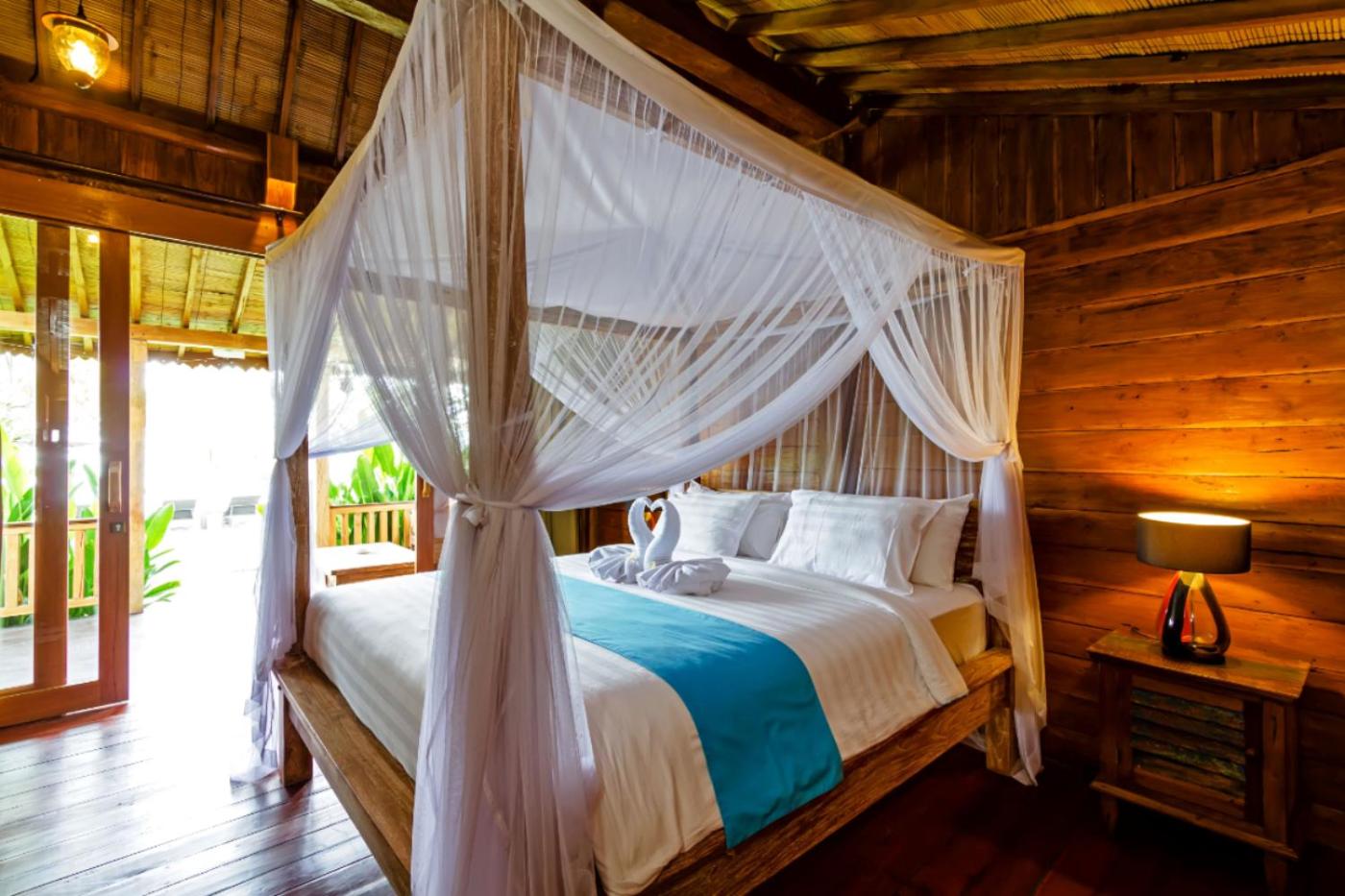 Bungalow - Beach Front - Photo 1