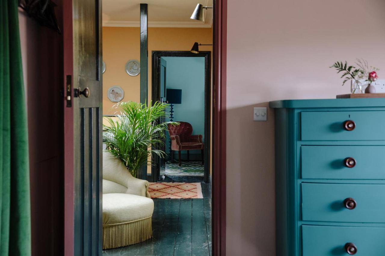 Large Double Room - Photo 1