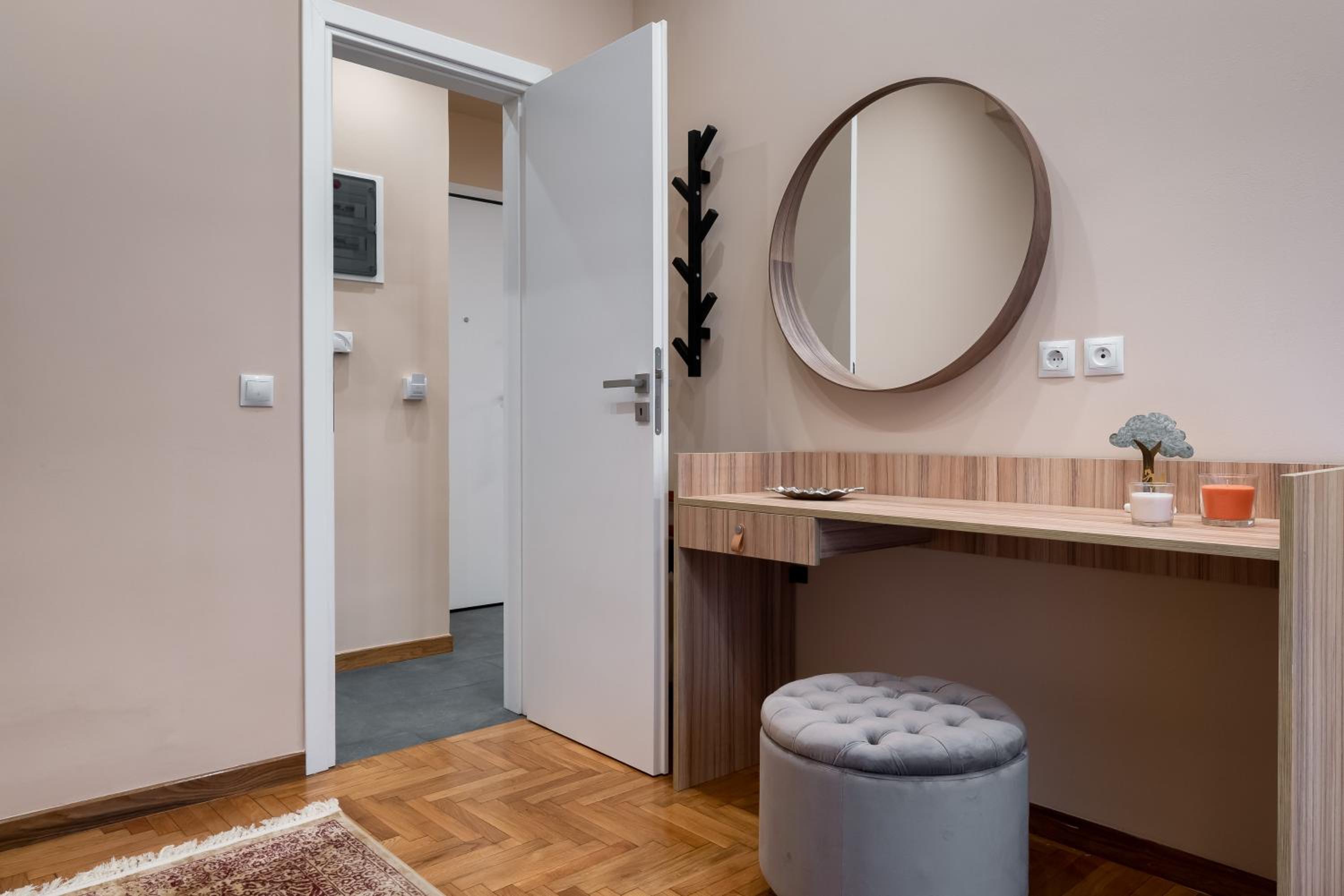 Apartment photo 2
