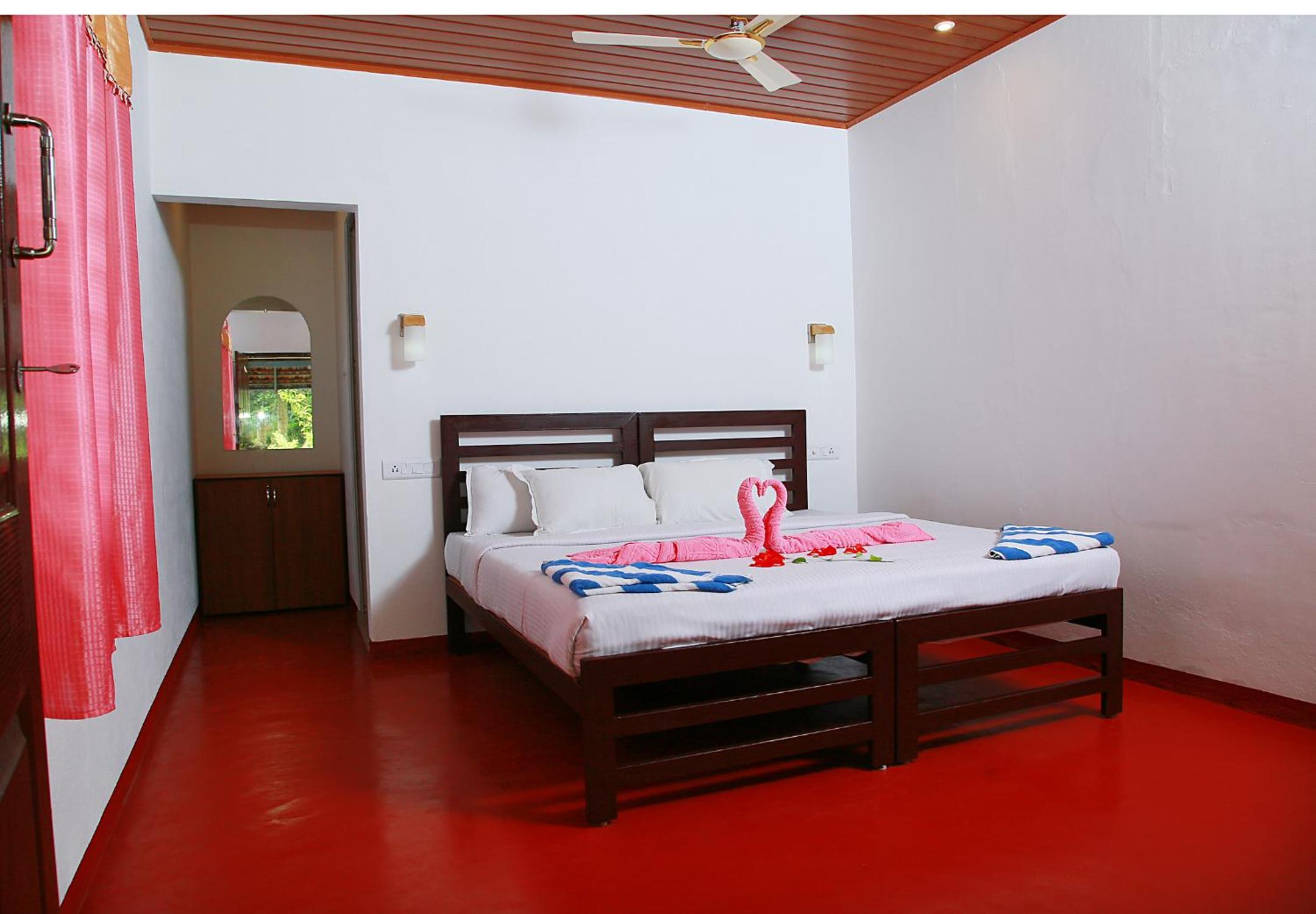 Deluxe Double Room (2 Adults + 1 Child)