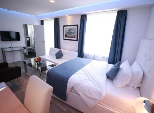 Double Room - Photo 1