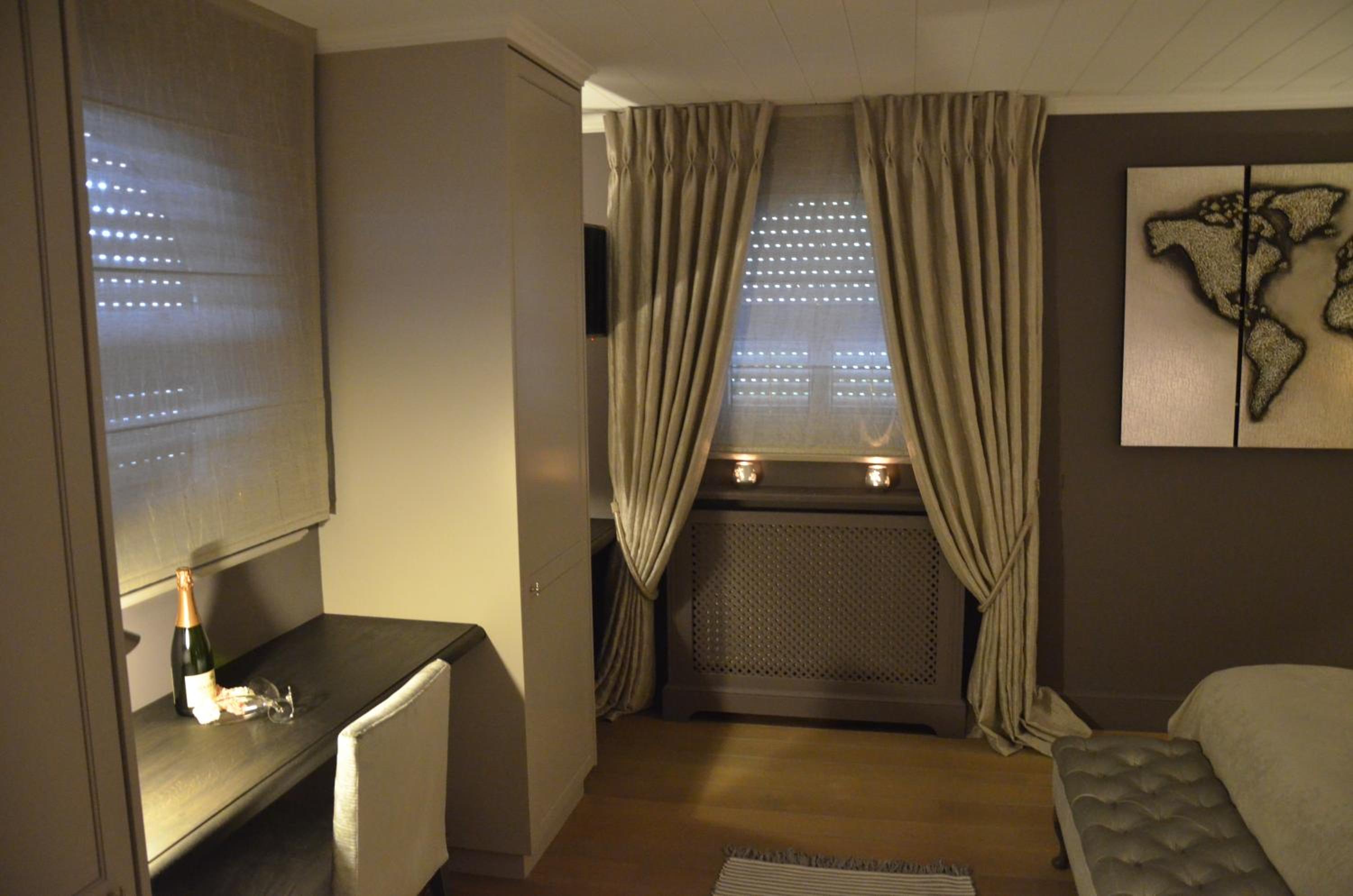 Double Room with Private Bathroom photo 3