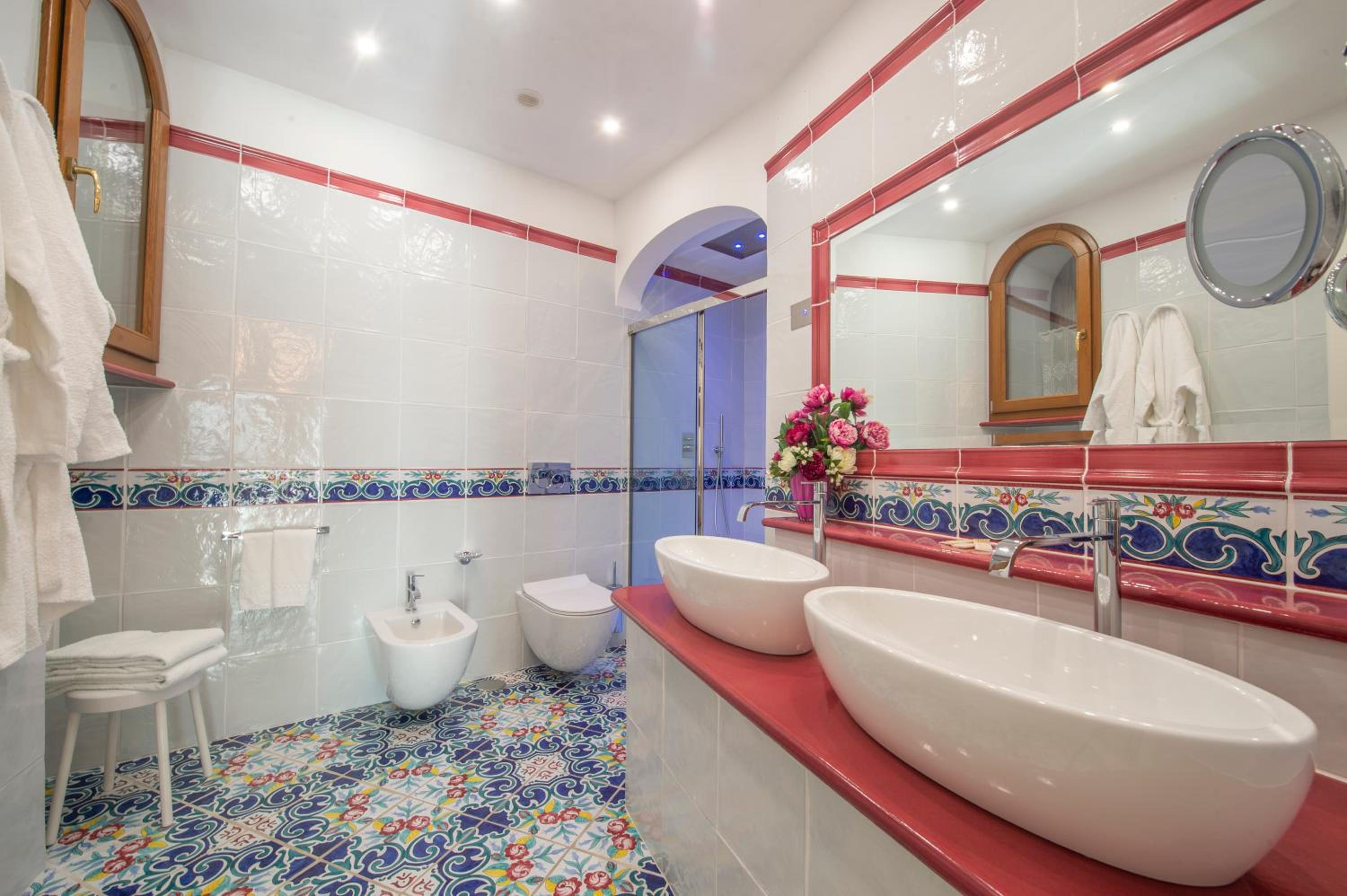 Deluxe Triple Room with Sea View - Photo 14