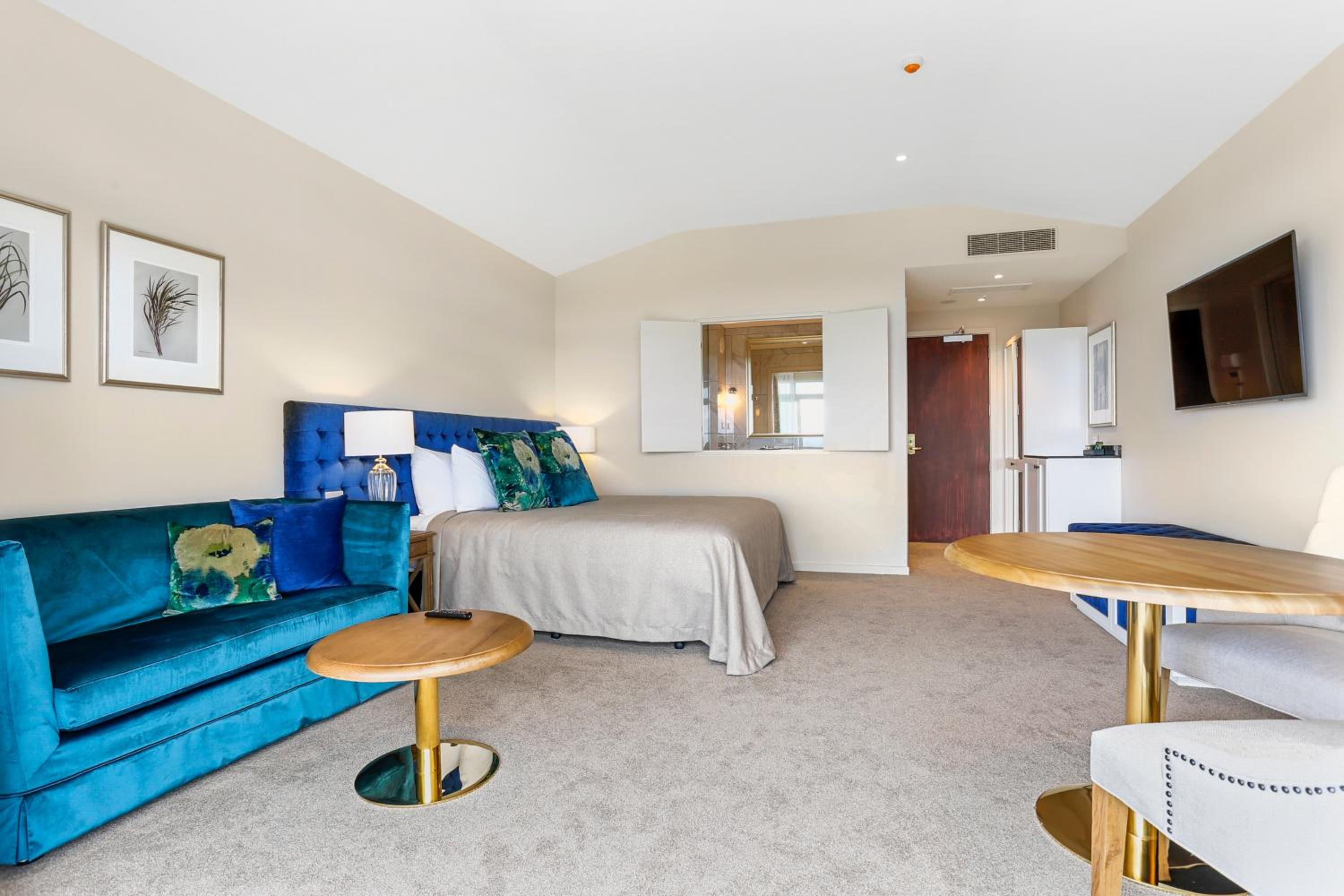 Premier Room with City View - Photo 1