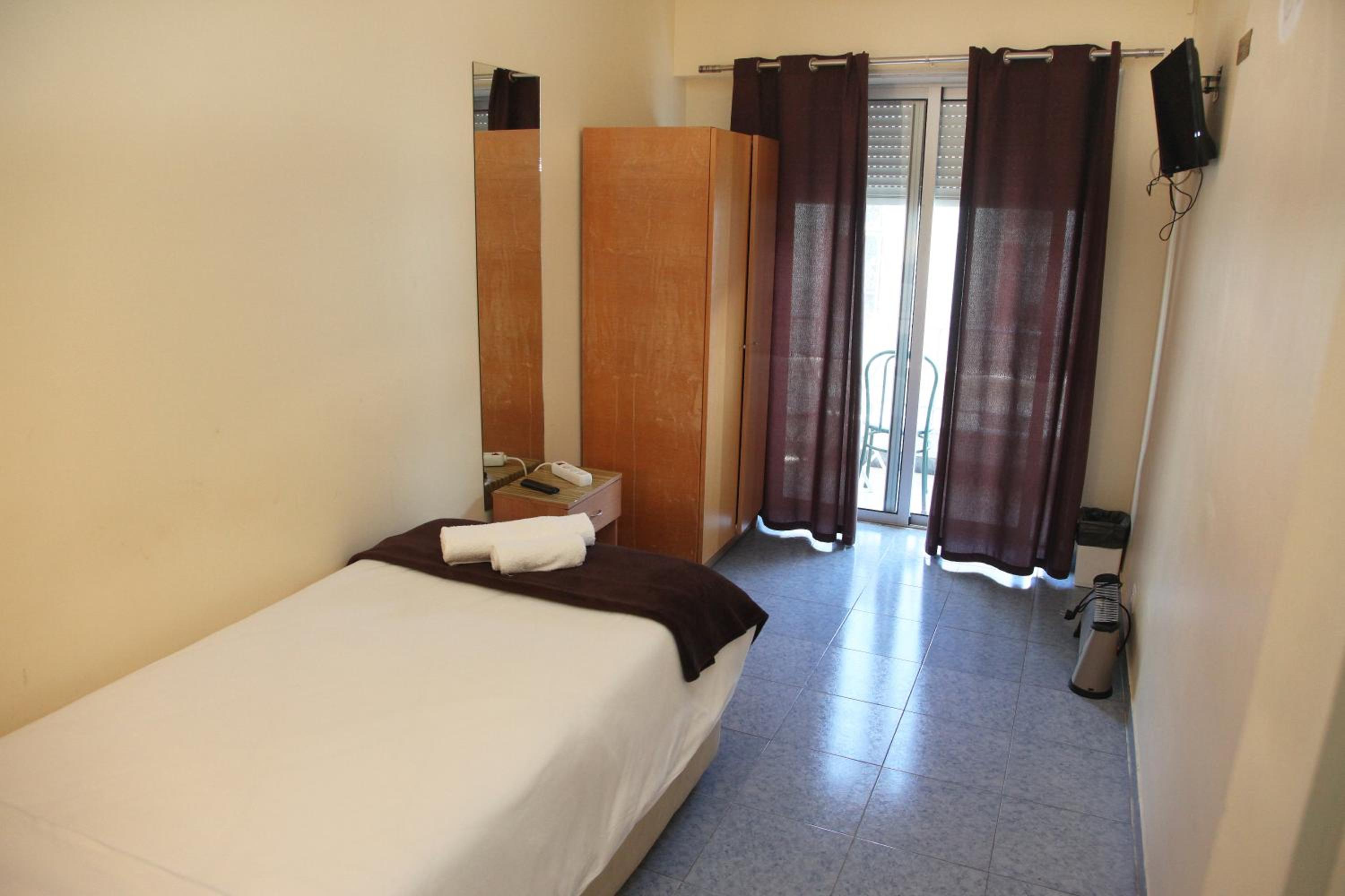 Standard Single Room with Shared Bathroom photo 1