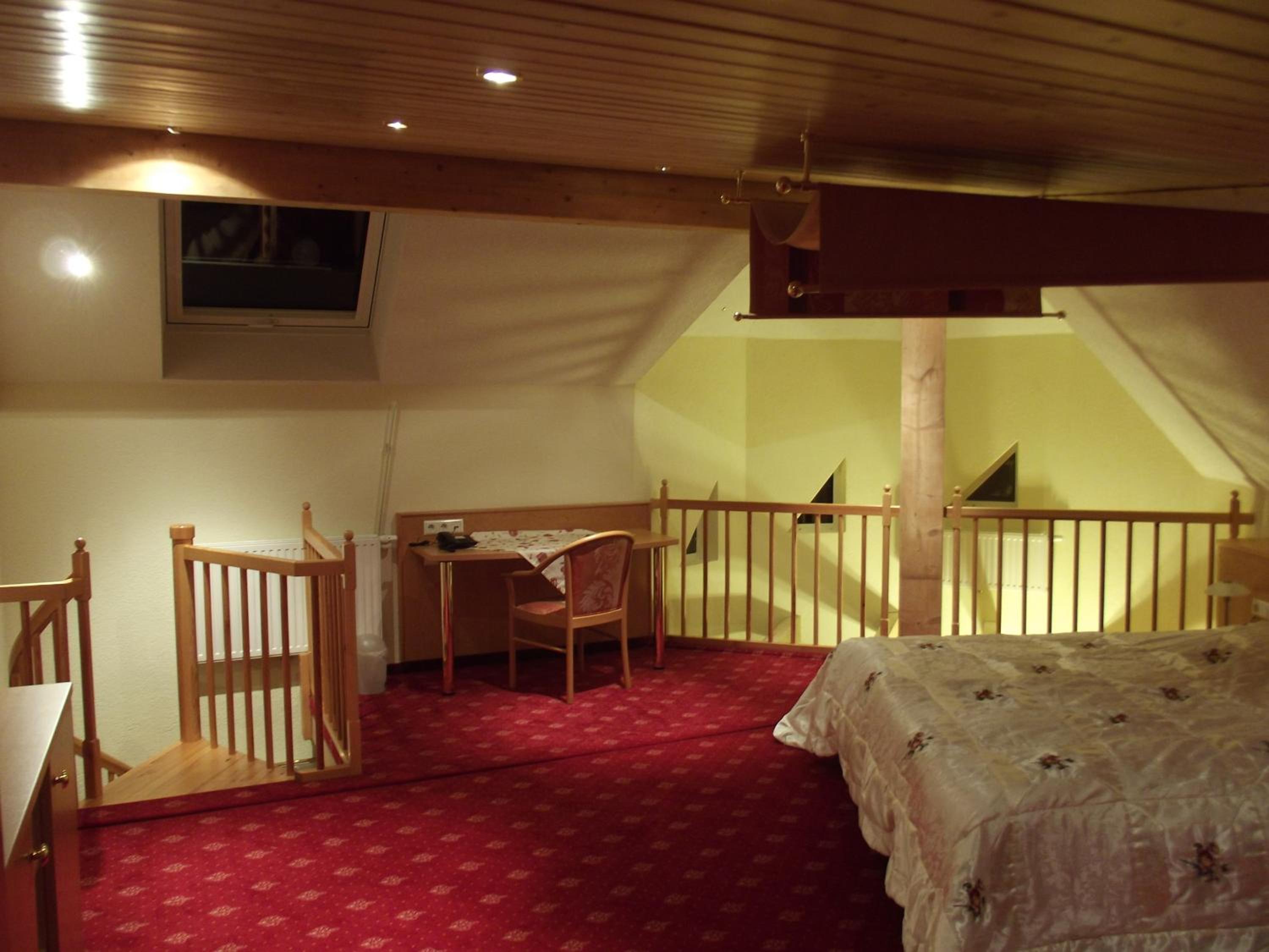 Suite with Spa Bath photo 3