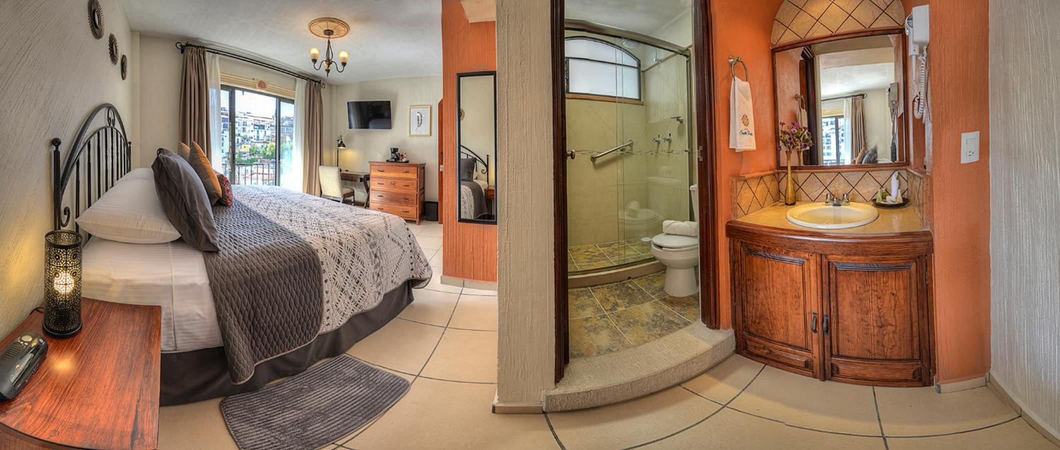 Queen Room photo 1