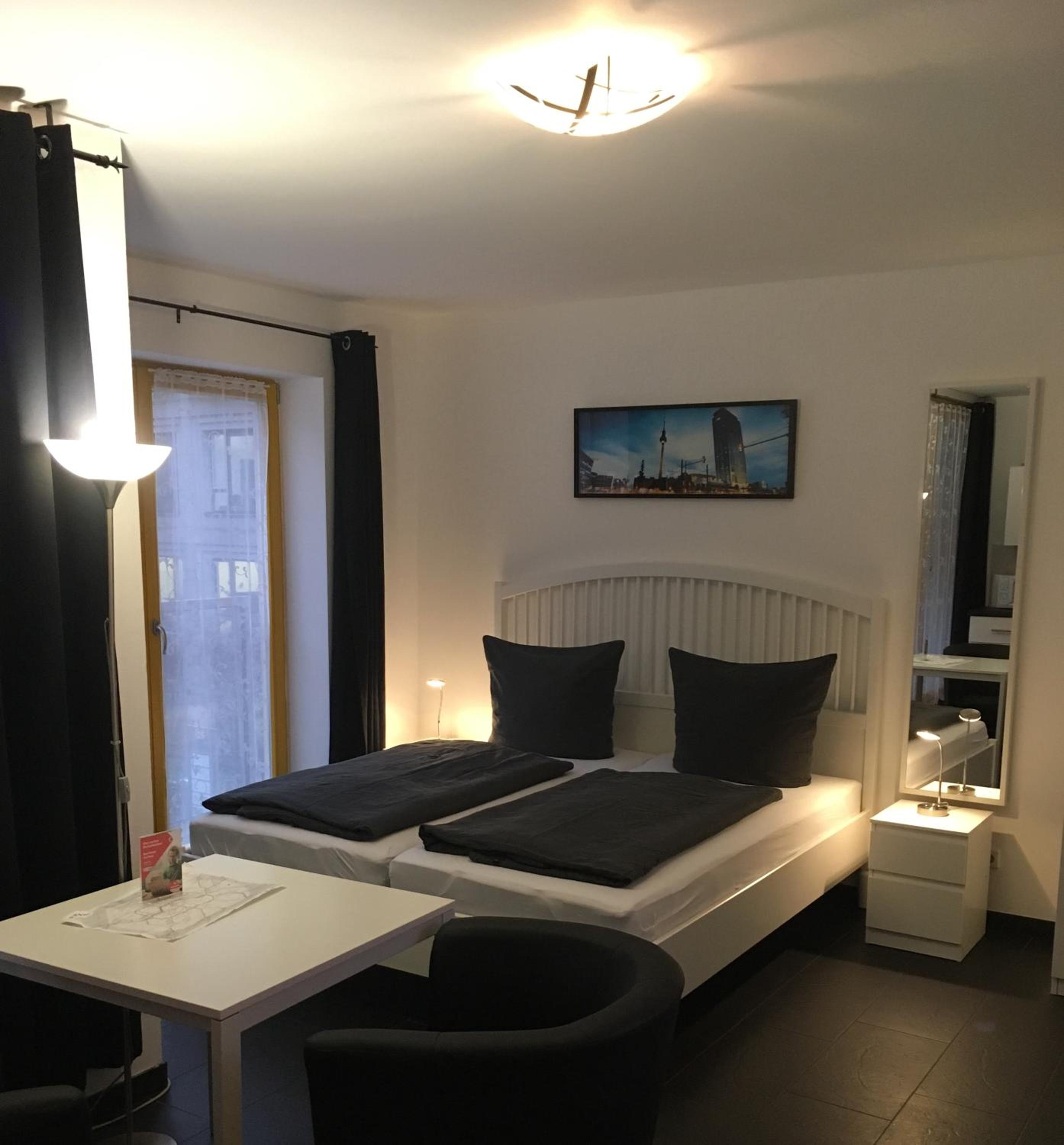 Studio Apartment photo 3