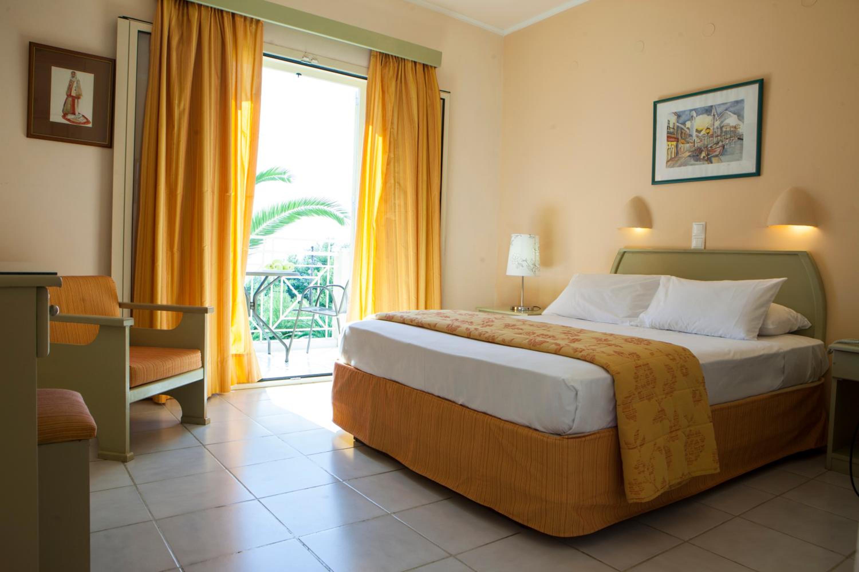 Deluxe Double Room with Balcony and Sea View