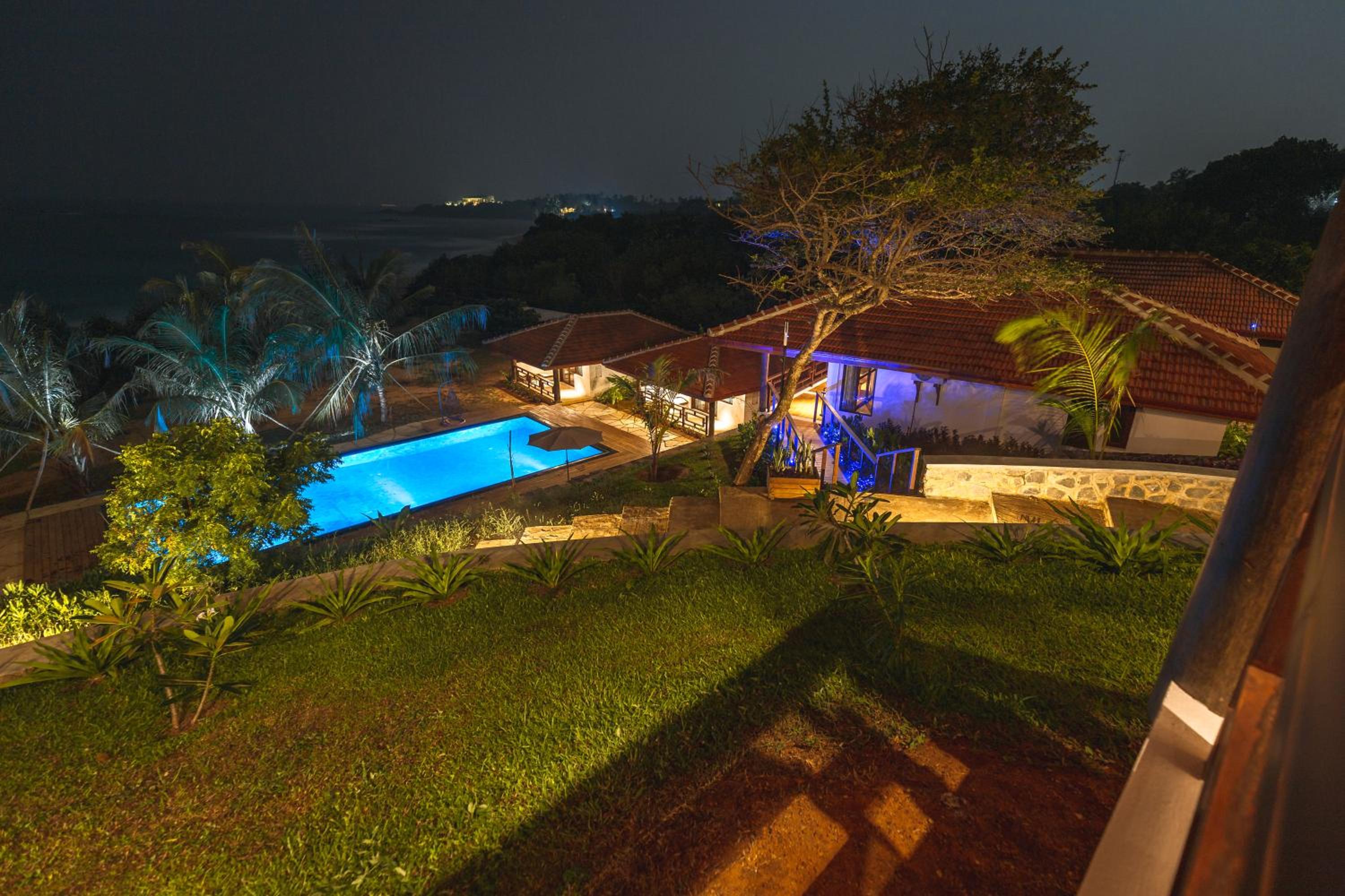 Pool Bungalow - Beach Front photo 3