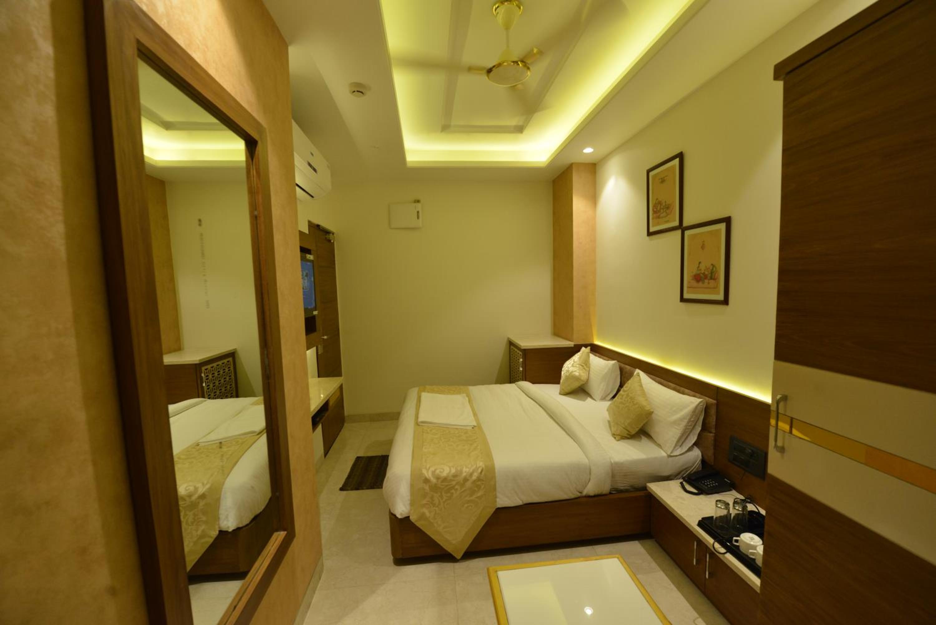 Deluxe Room - Photo 8