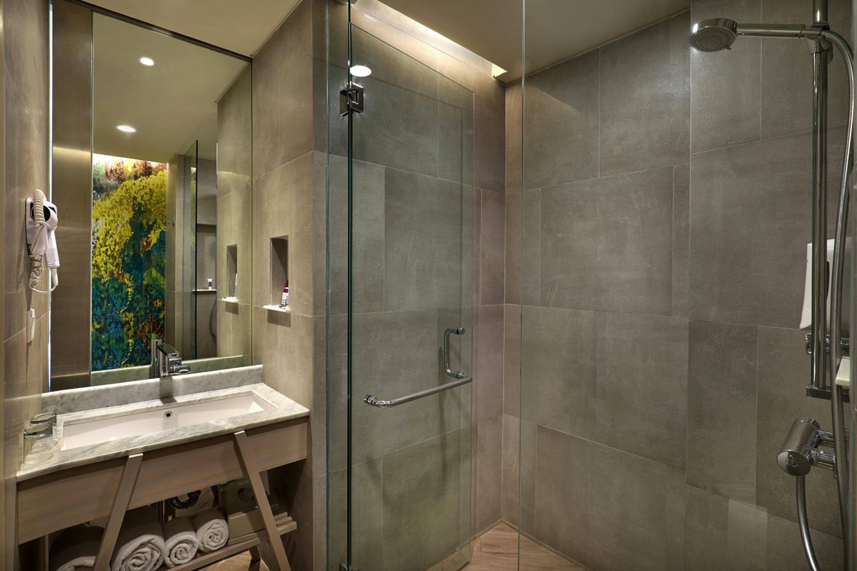 Deluxe Double Room with Balcony and Free Benefit - Photo 5