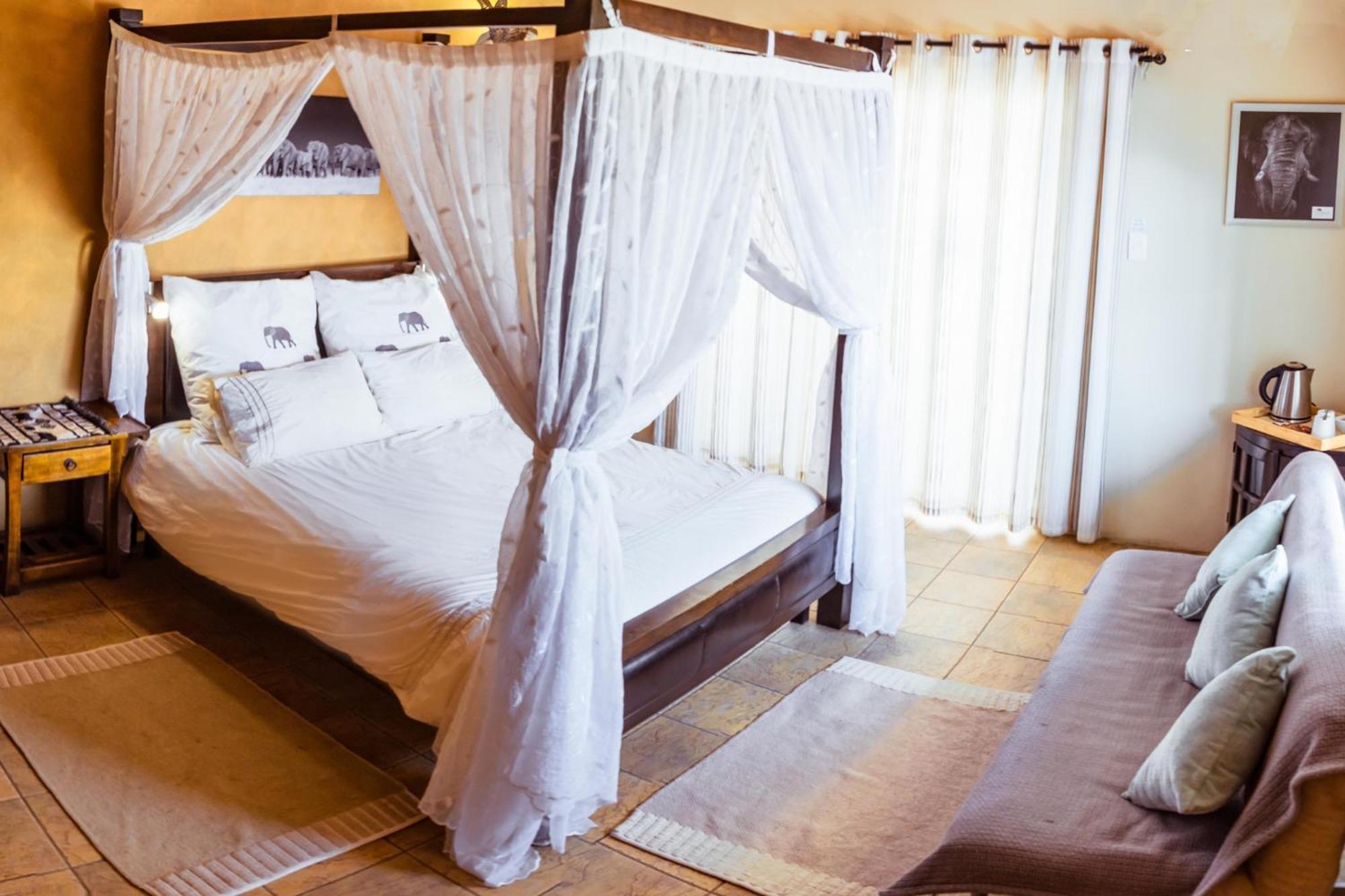 Queen Room with Balcony photo 1