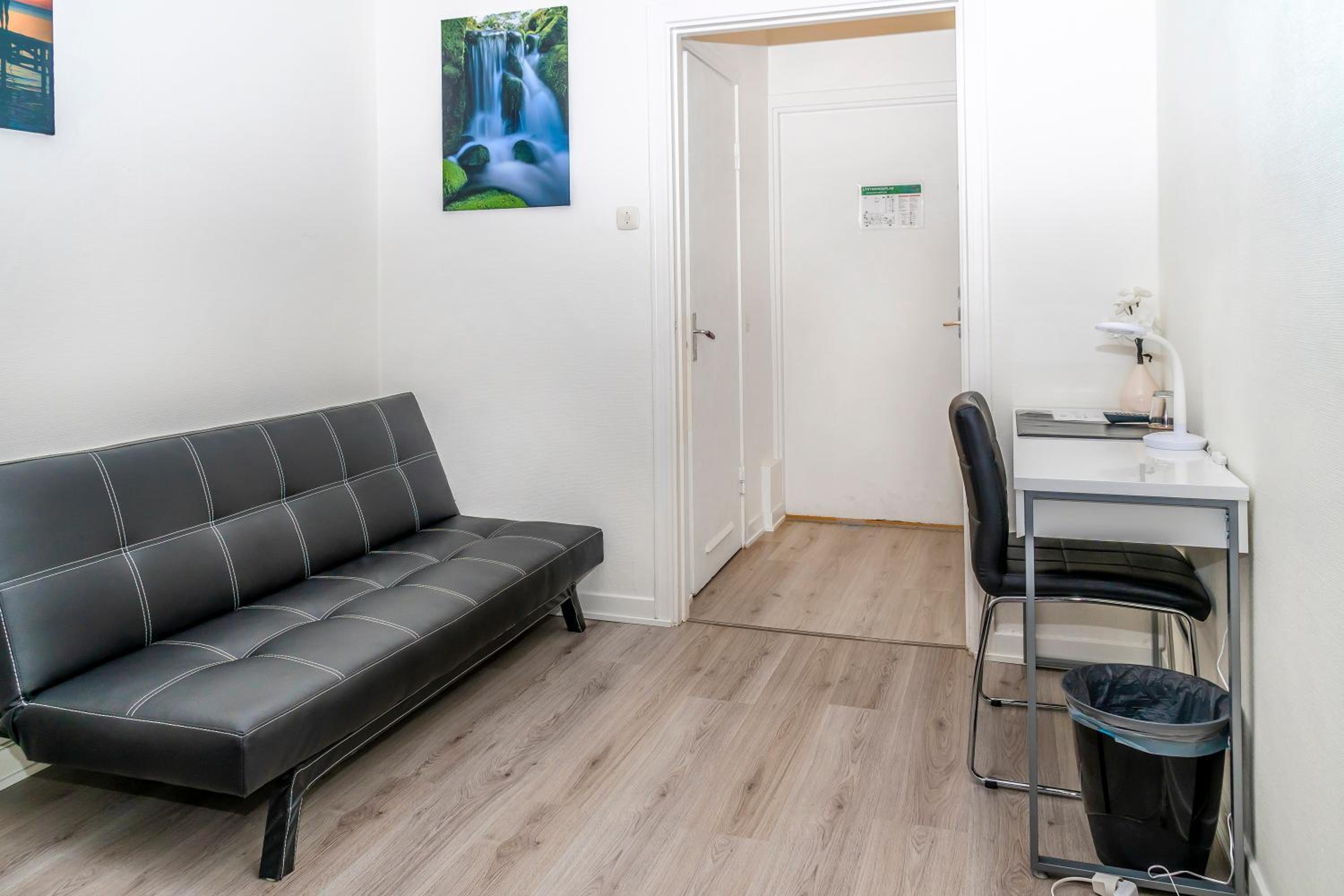 Single Room with Sofa Bed photo 2
