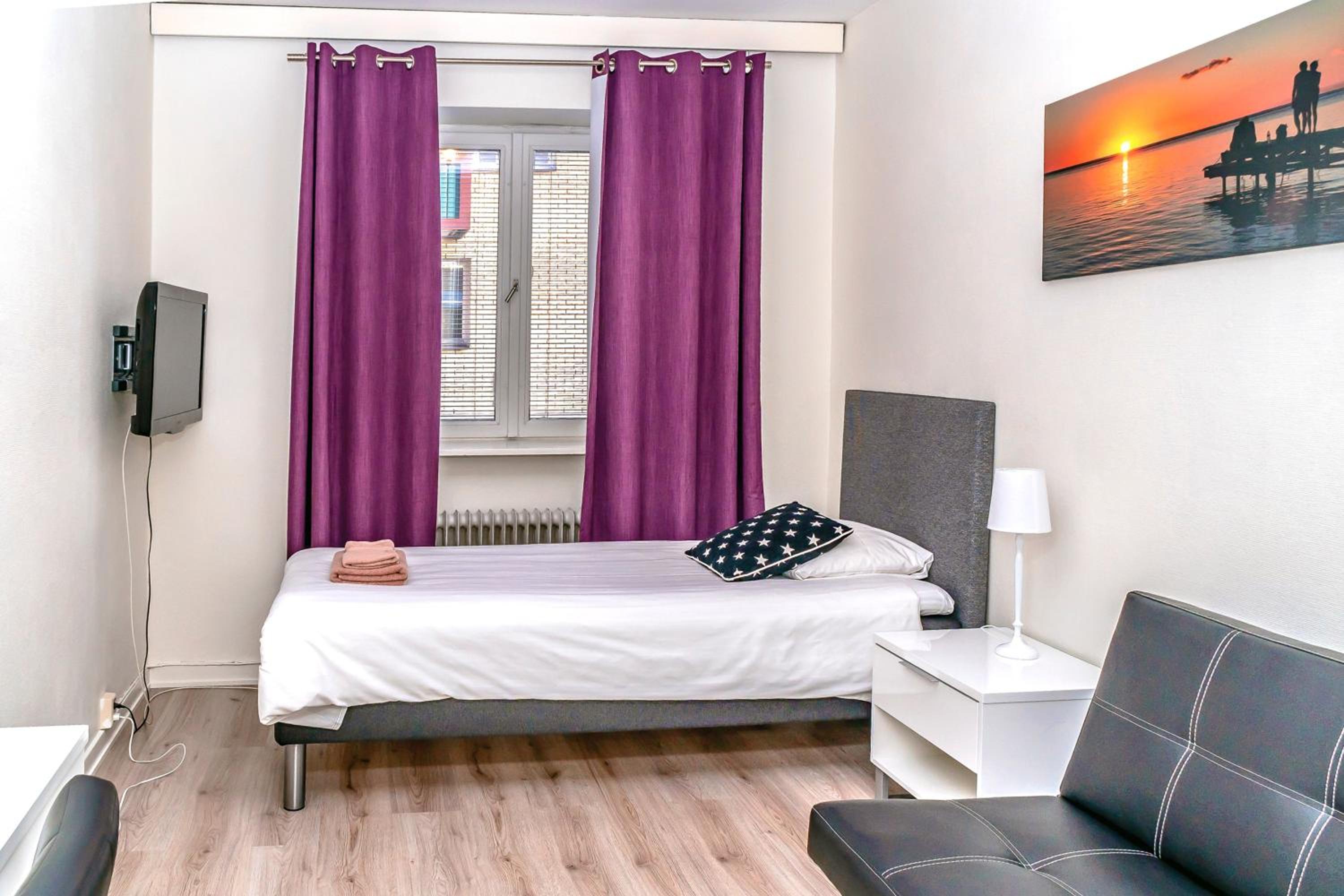 Single Room with Sofa Bed photo 1