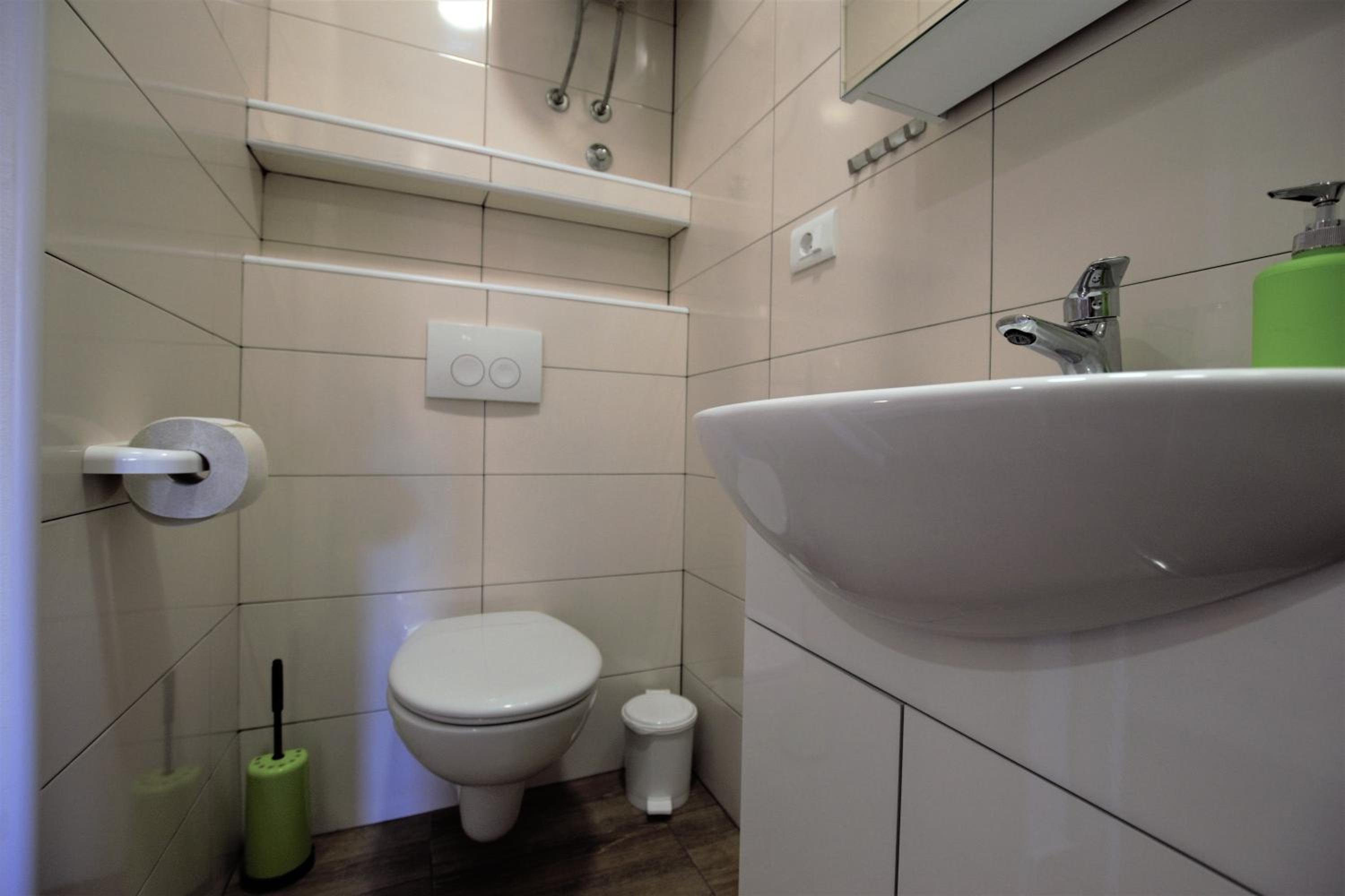 Studio Apartment - Photo 2