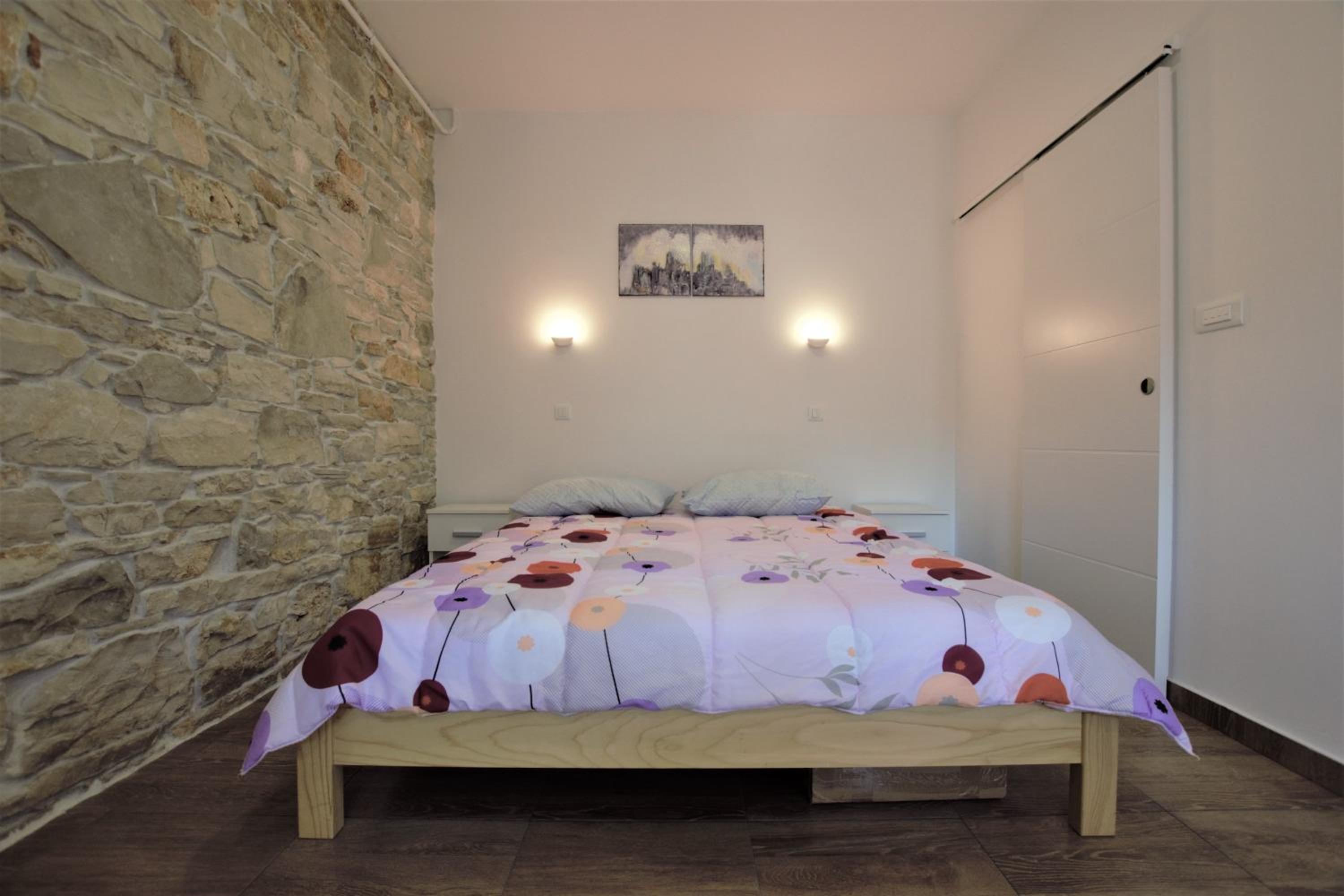 Studio Apartment - Photo 10