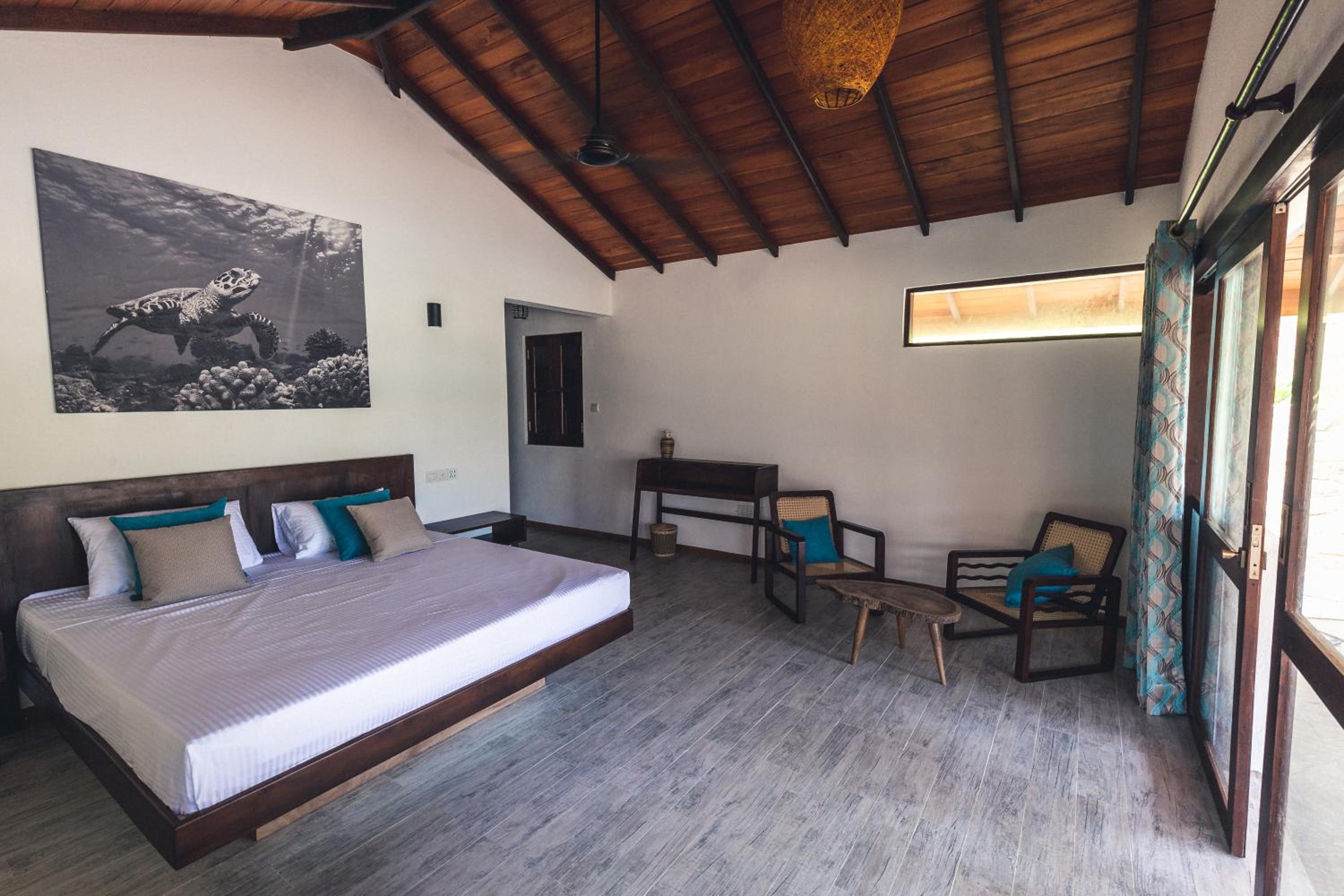 Pool Bungalow - Beach Front