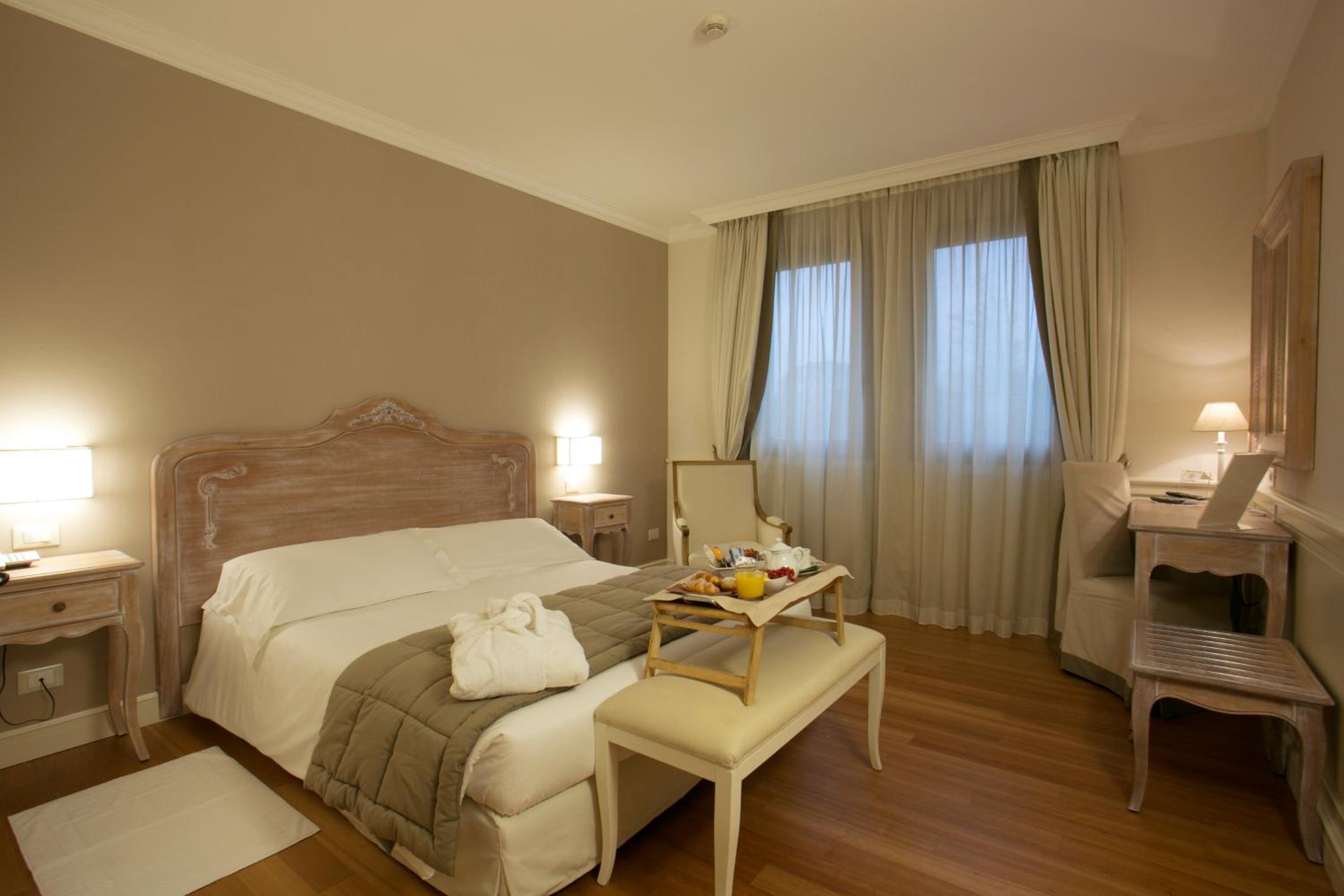 Superior Double or Twin Room - Photo 1