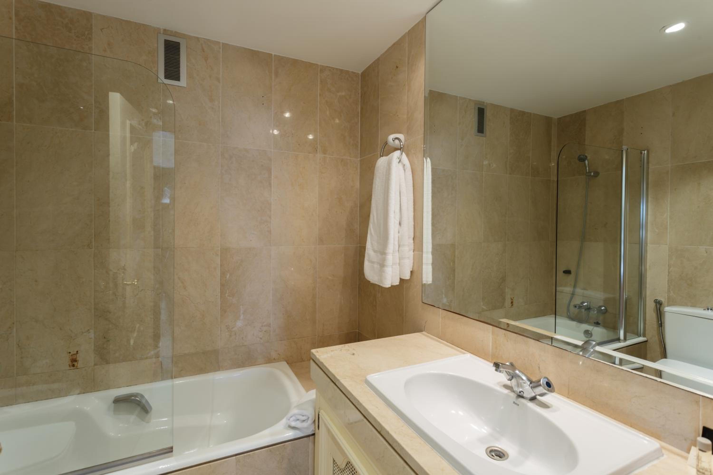 Three-Bedroom Apartment - Photo 4