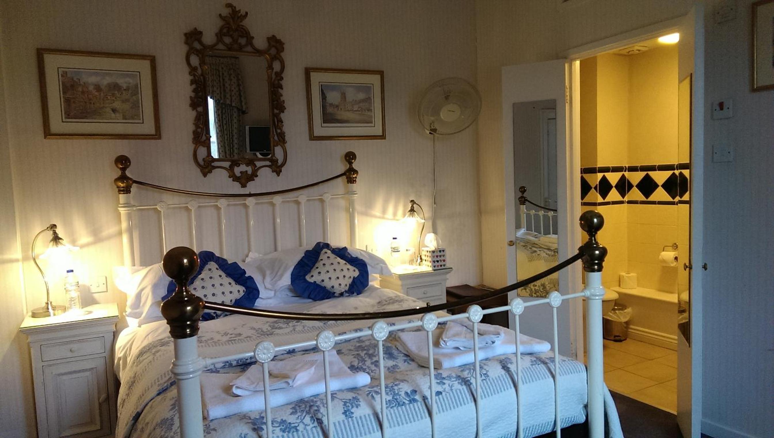 Standard Double Room photo 3